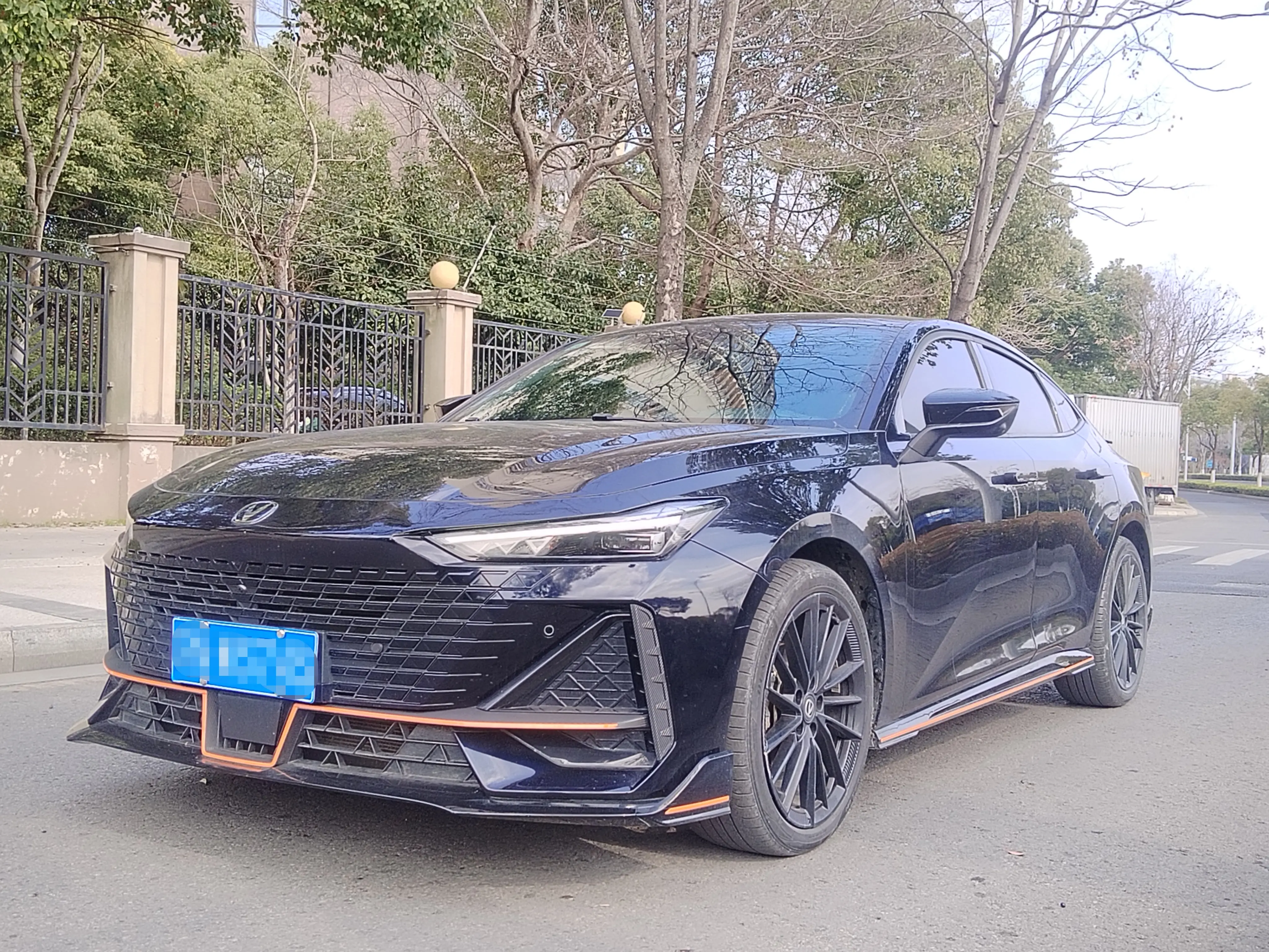 Changan UNI-V  из Китая