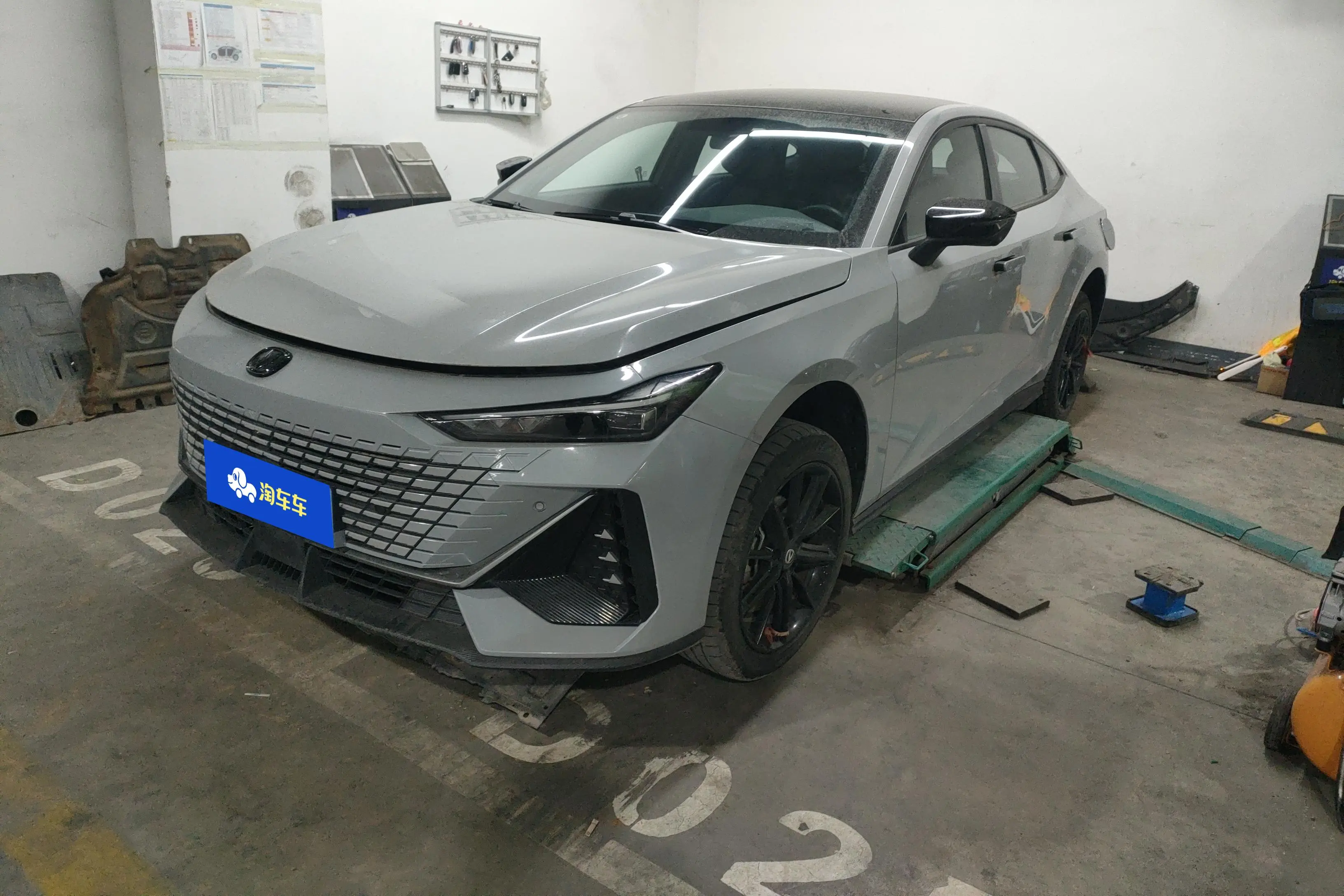 Changan UNI-V  из Китая