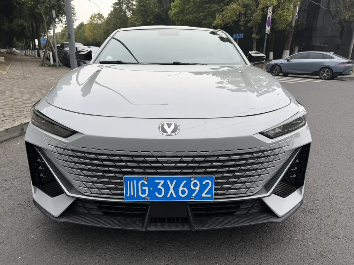 Changan UNI-V  из Китая