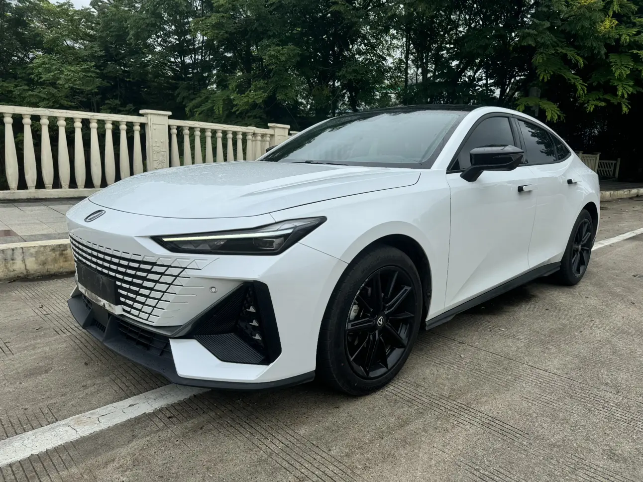 Changan UNI-V  из Китая