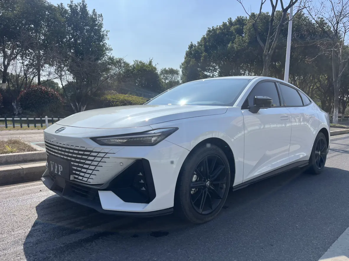 Changan UNI-V  из Китая