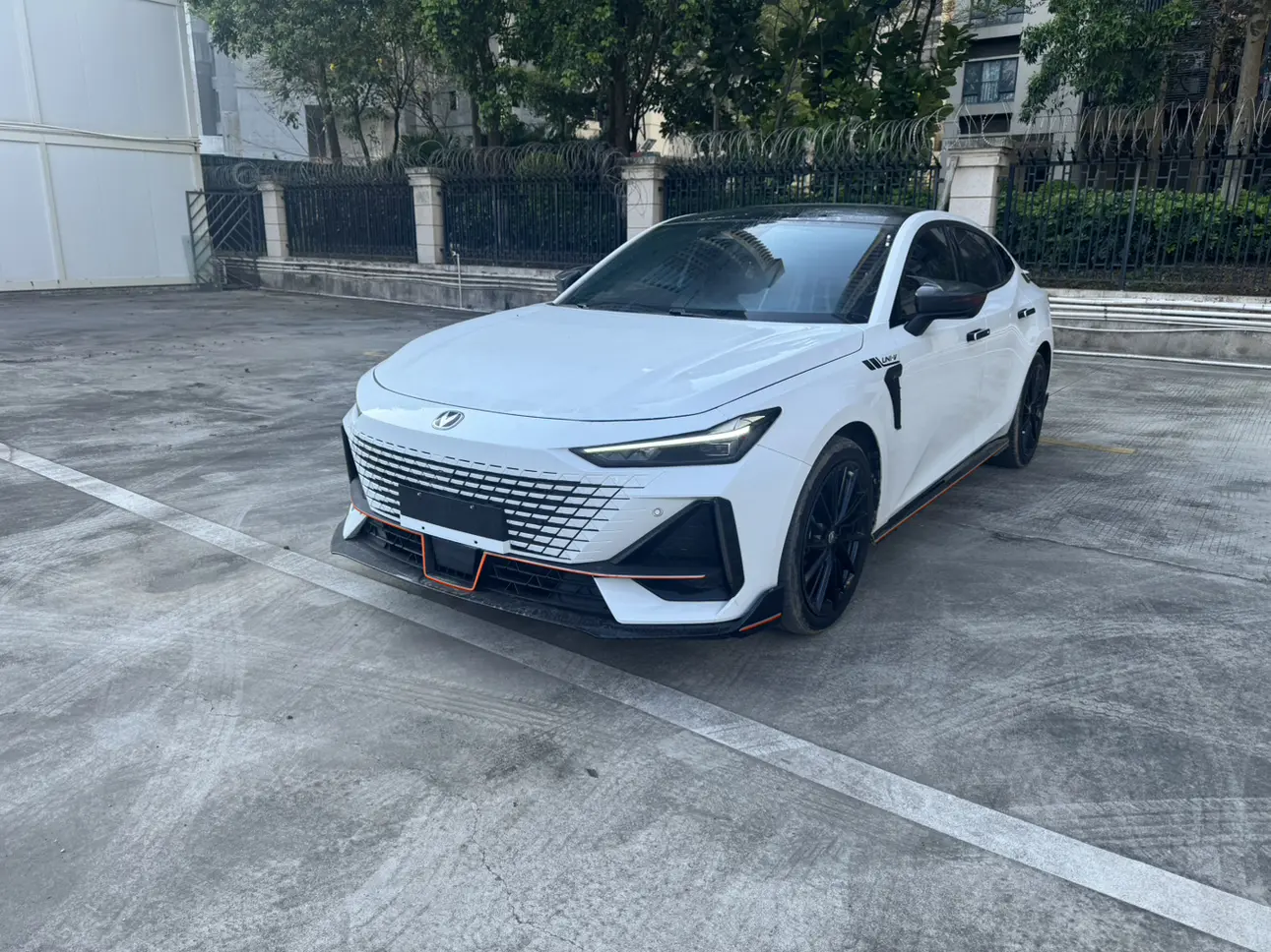 Changan UNI-V  из Китая