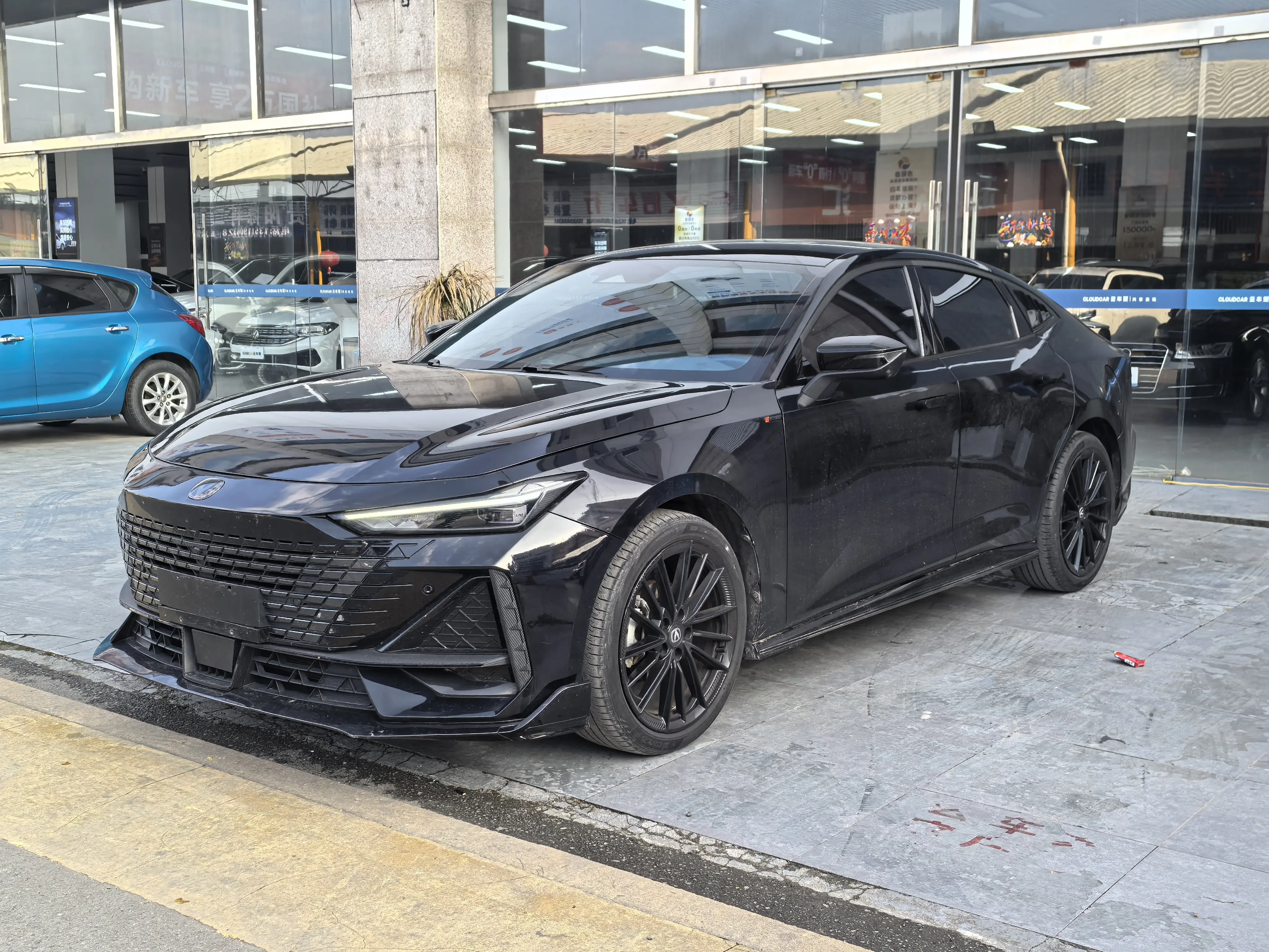 Changan UNI-V  из Китая