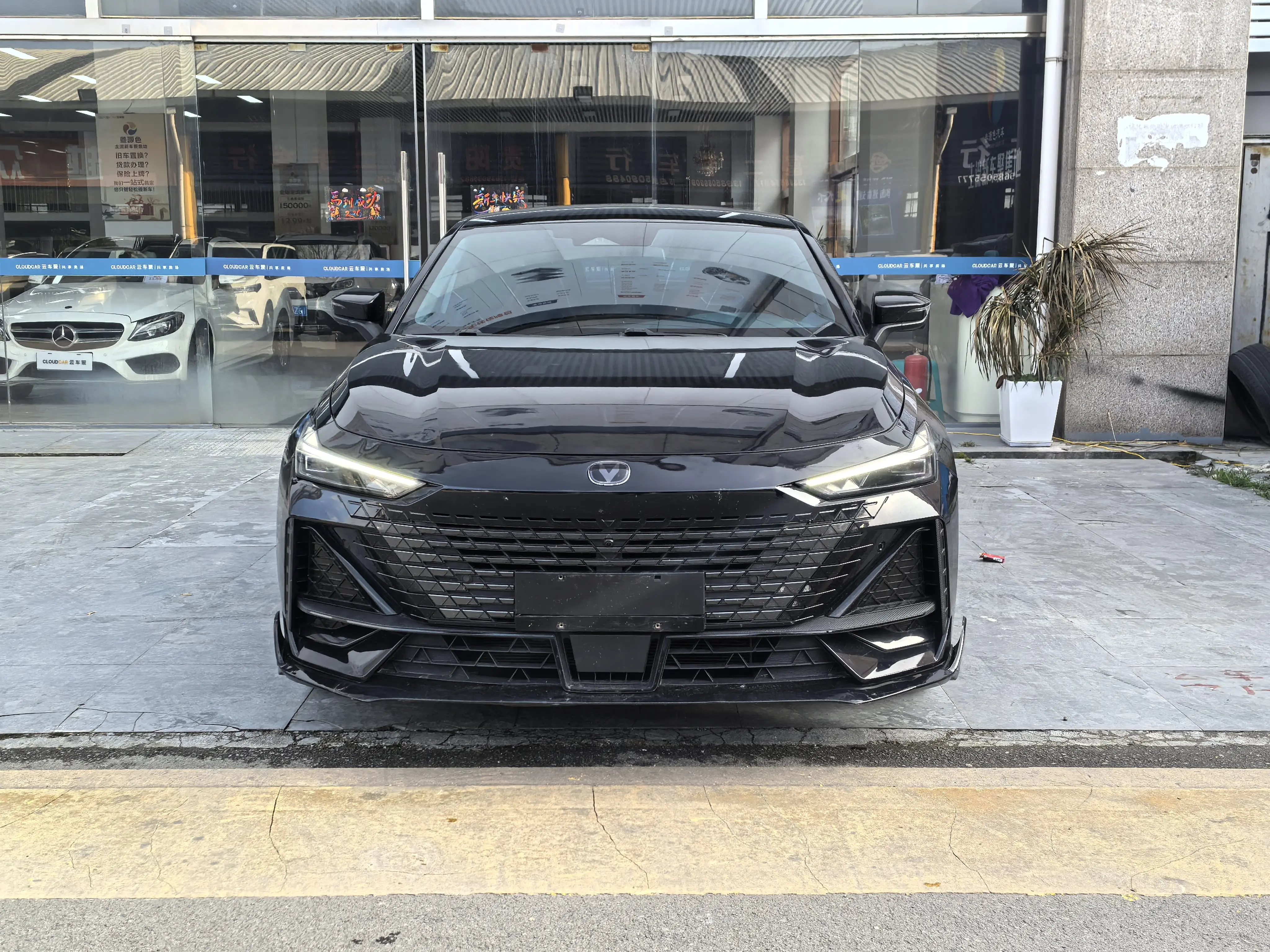 Changan UNI-V  из Китая