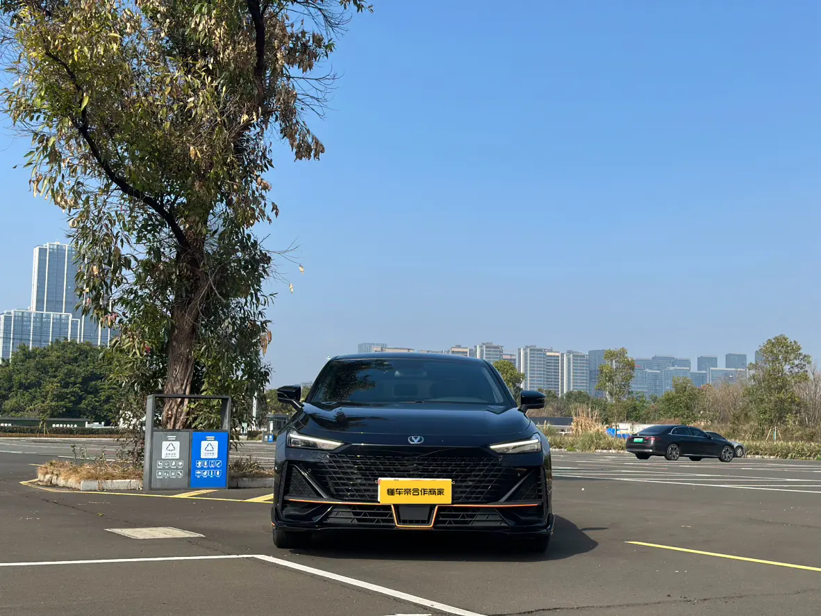 Changan UNI-V  из Китая