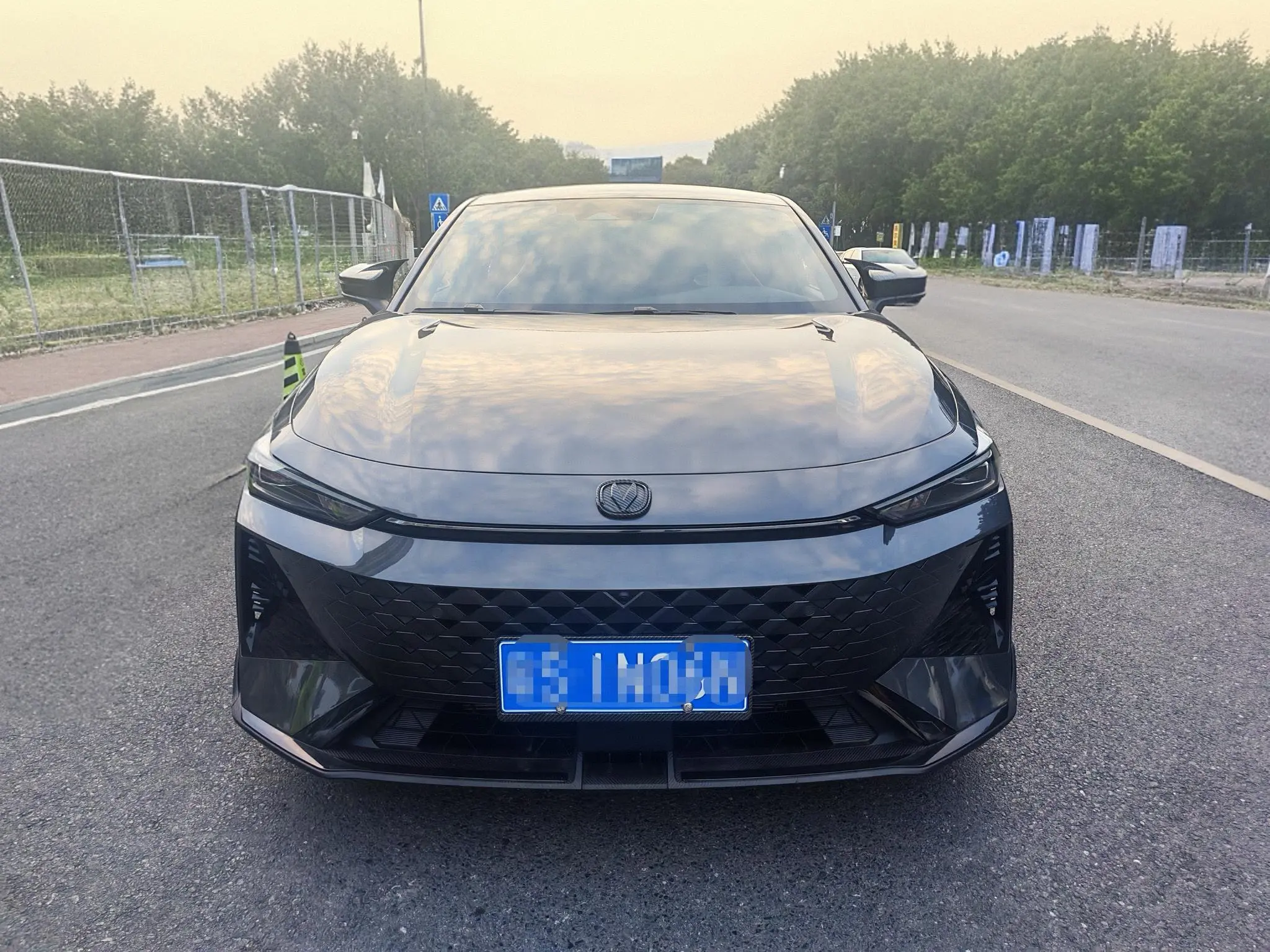 Changan UNI-V  из Китая