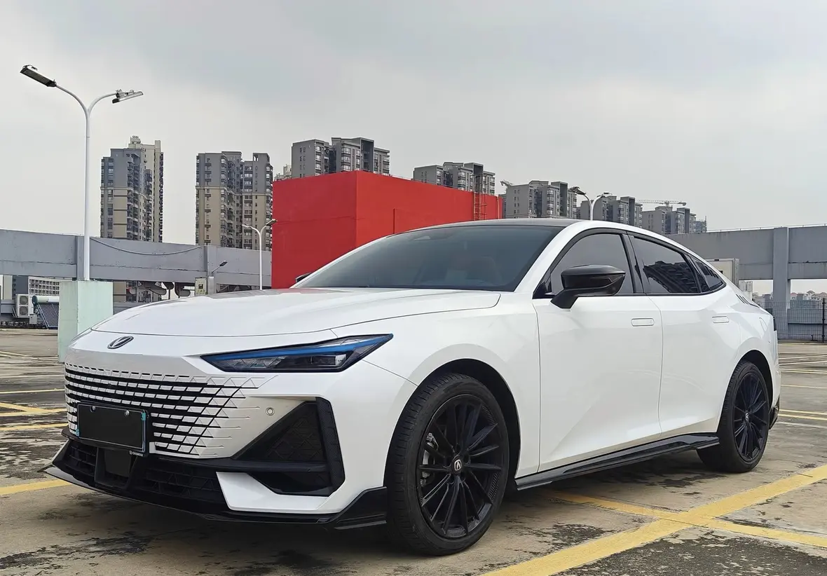 Changan UNI-V  из Китая