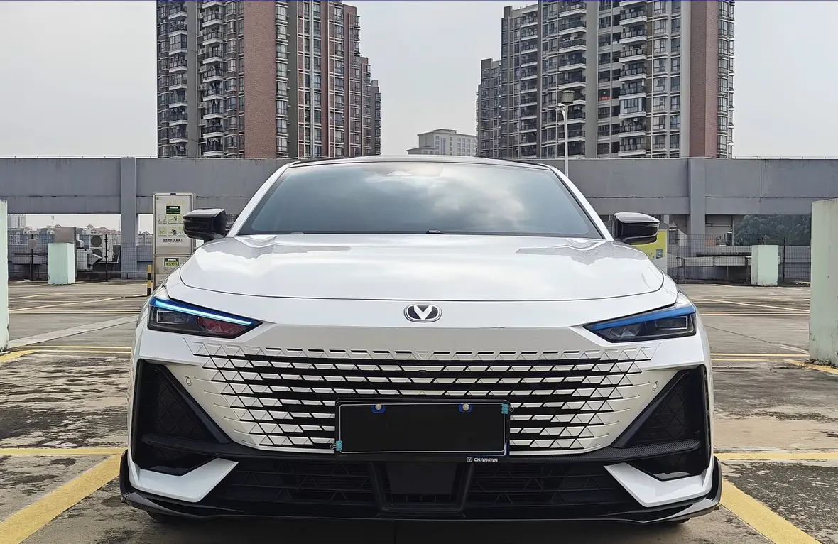 Changan UNI-V  из Китая