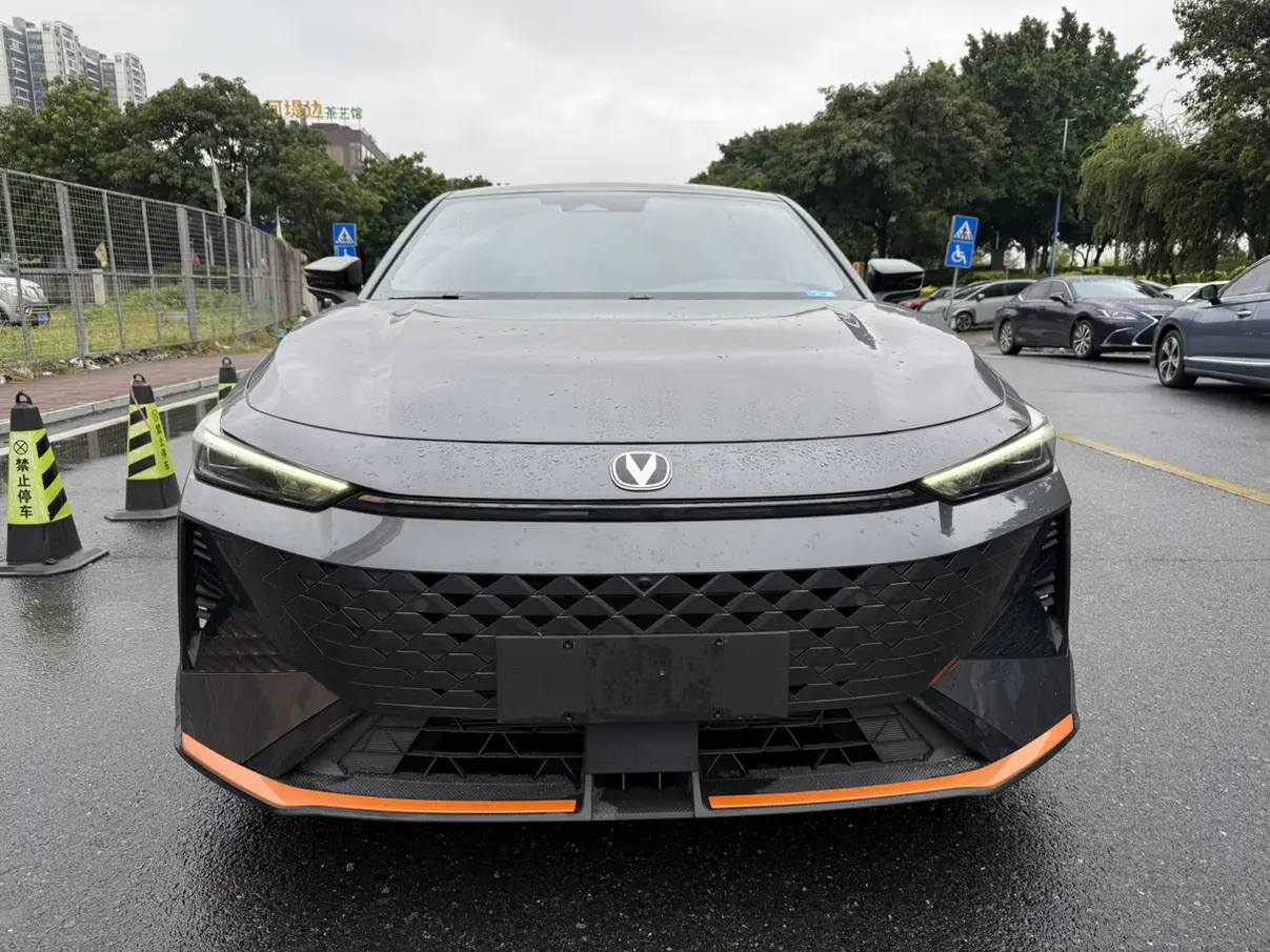 Changan UNI-V  из Китая