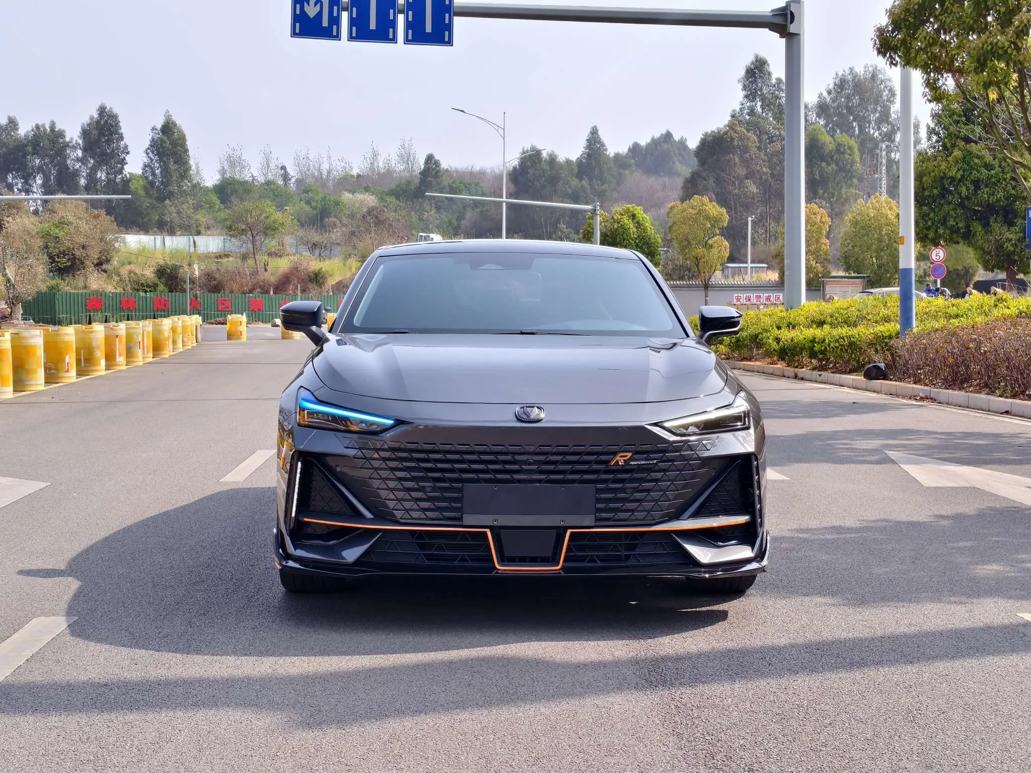 Changan UNI-V  из Китая