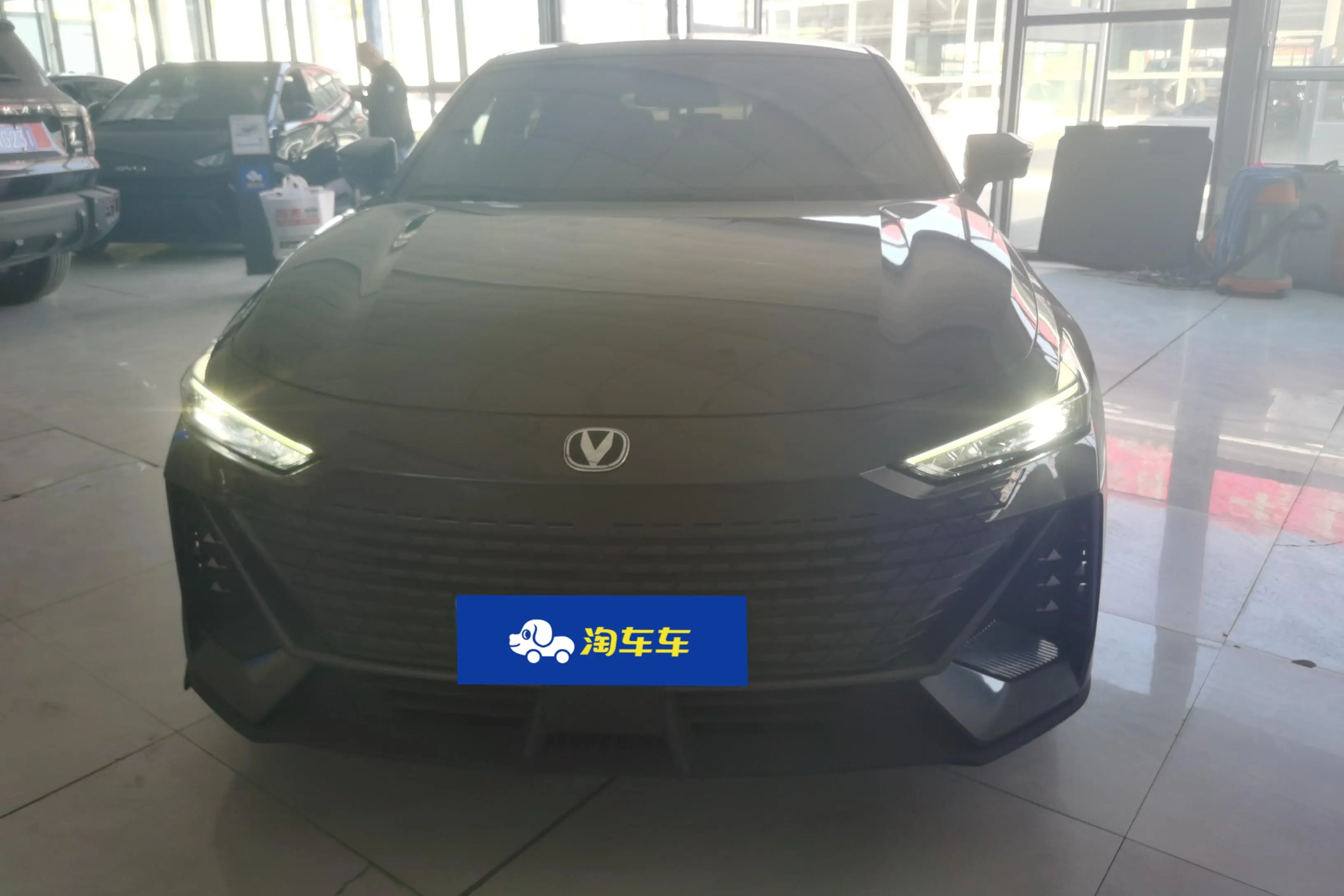 Changan UNI-V  из Китая