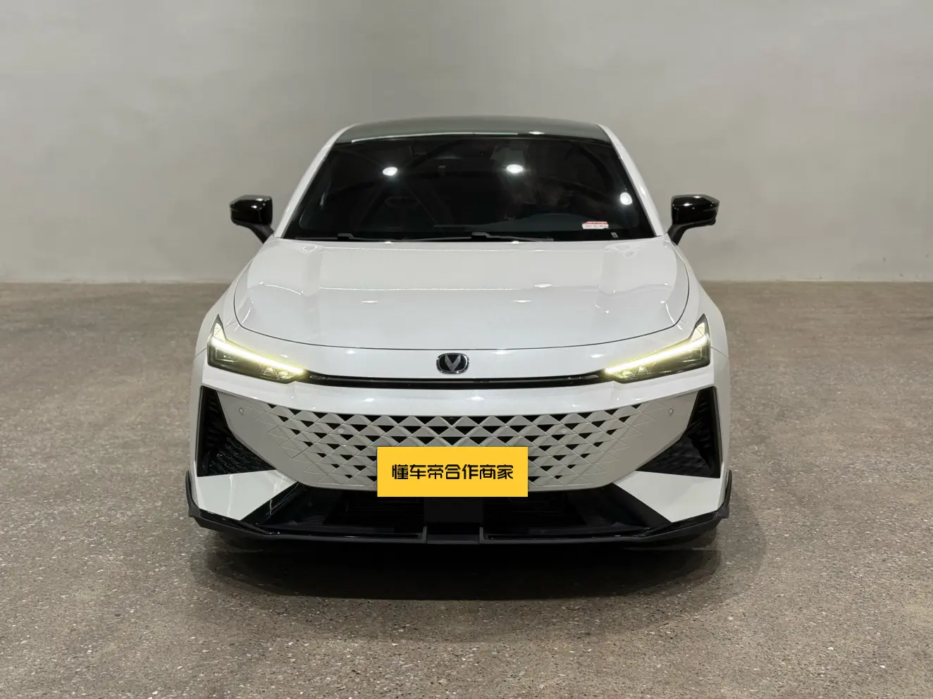 Changan UNI-V  из Китая