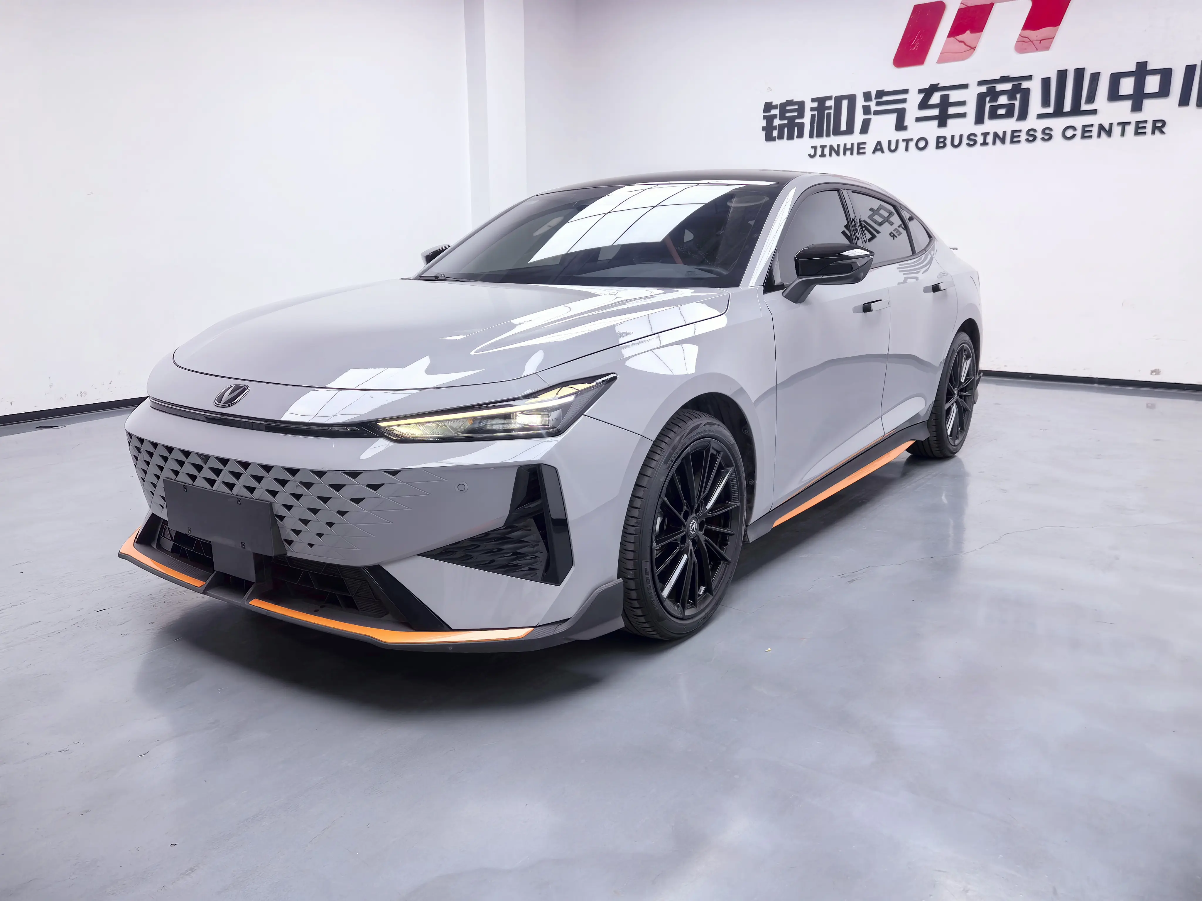 Changan UNI-V  из Китая
