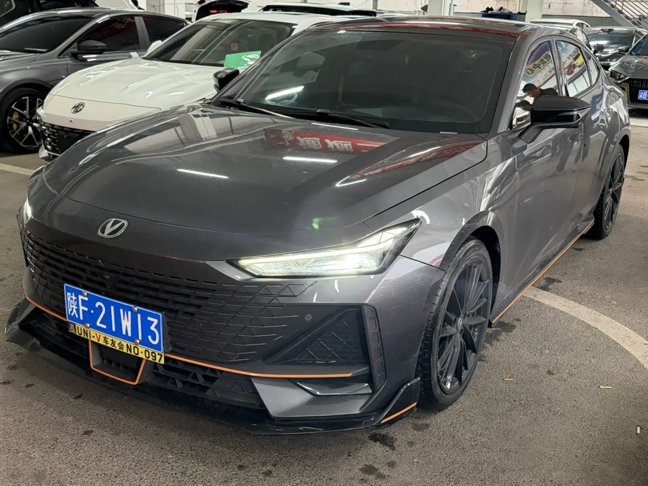 Changan UNI-V  из Китая