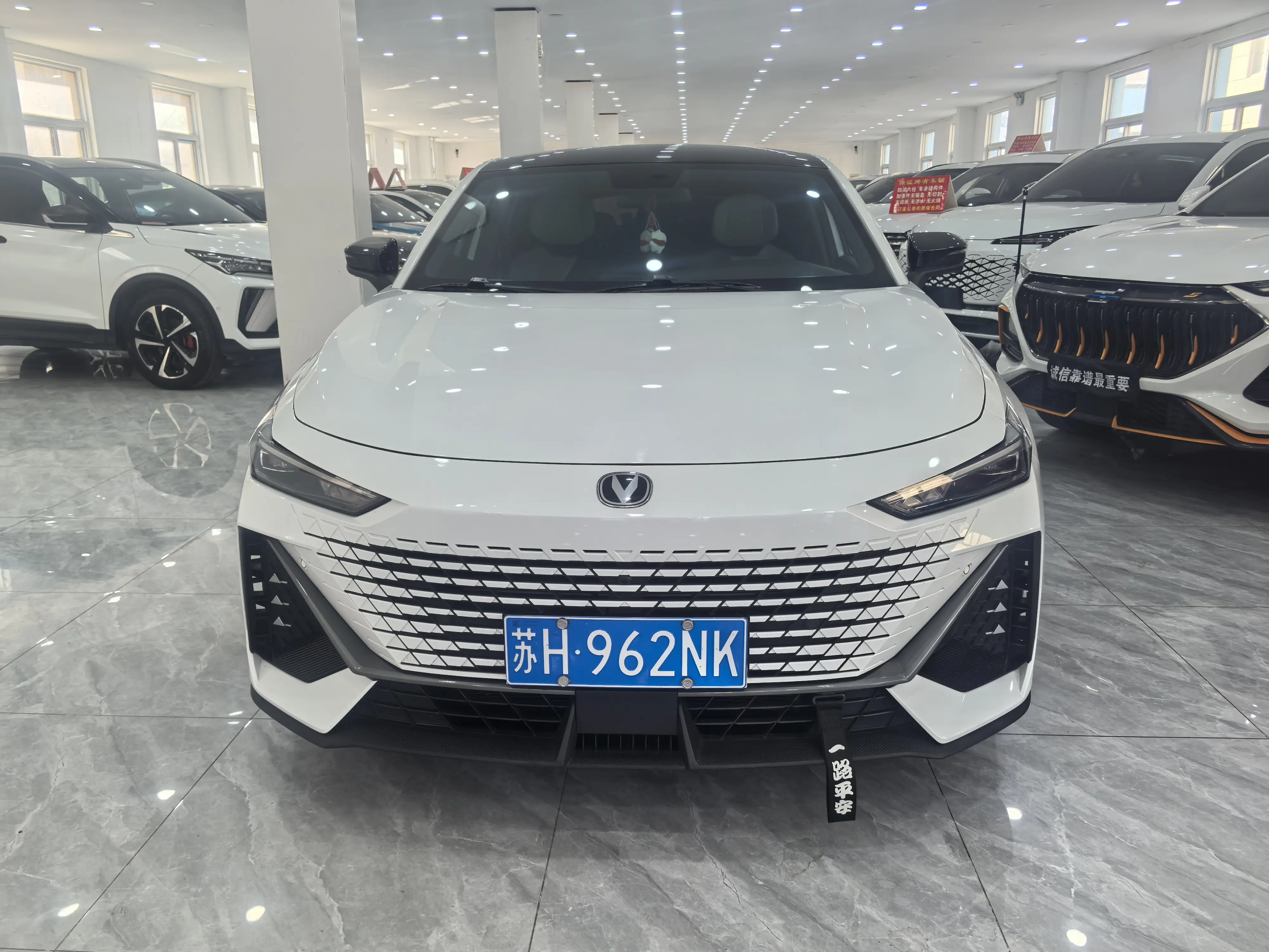 Changan UNI-V  из Китая
