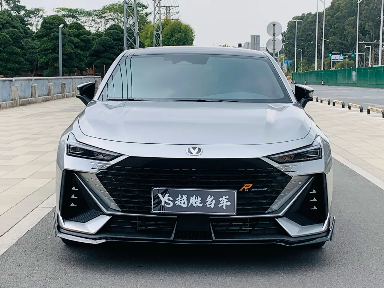 Changan UNI-V  из Китая