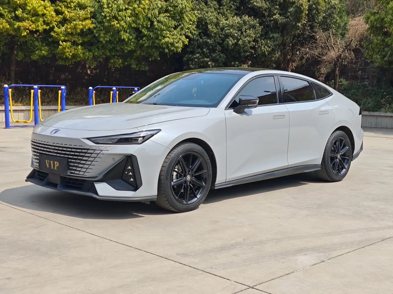 Changan UNI-V  из Китая