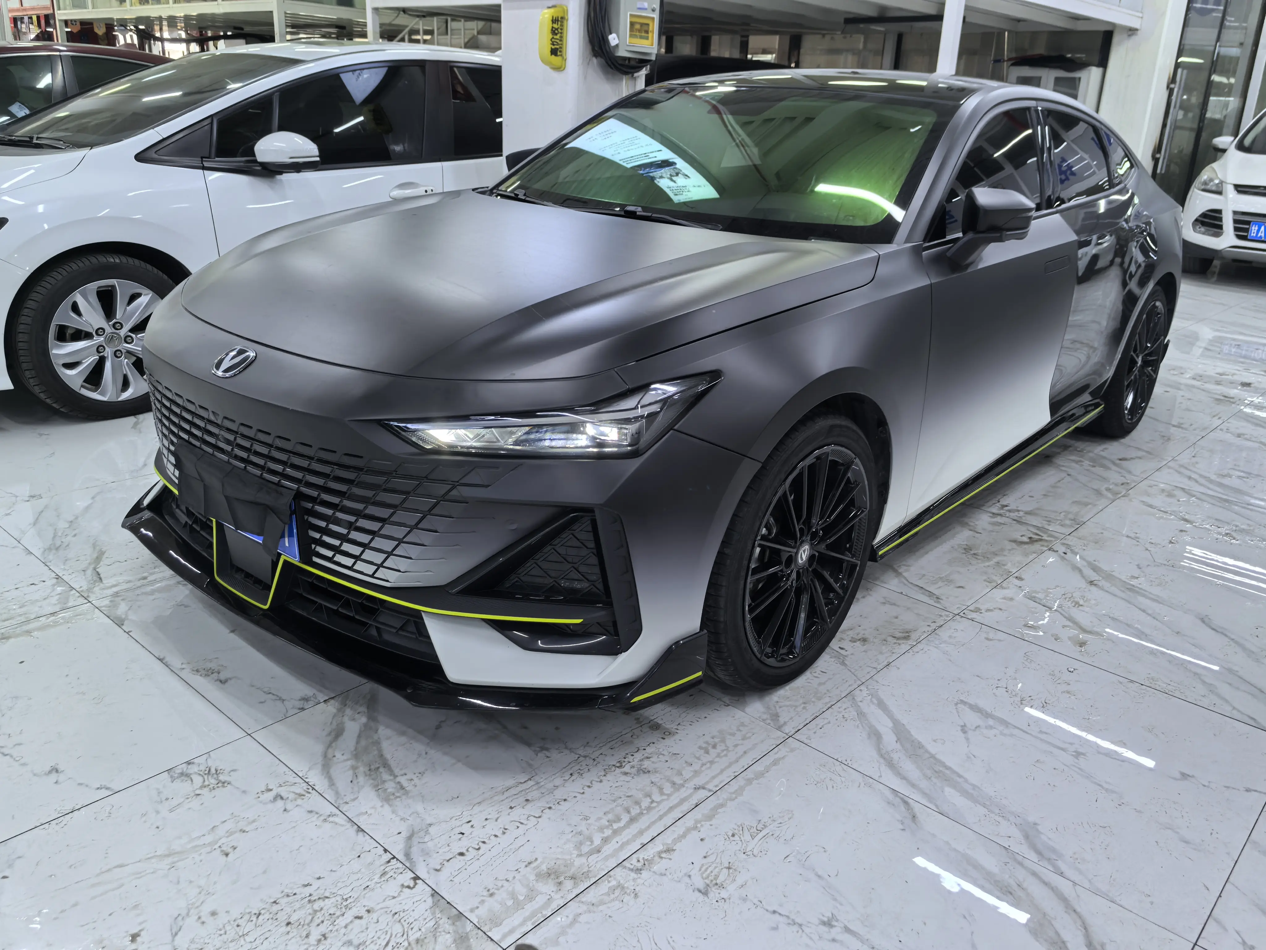 Changan UNI-V  из Китая