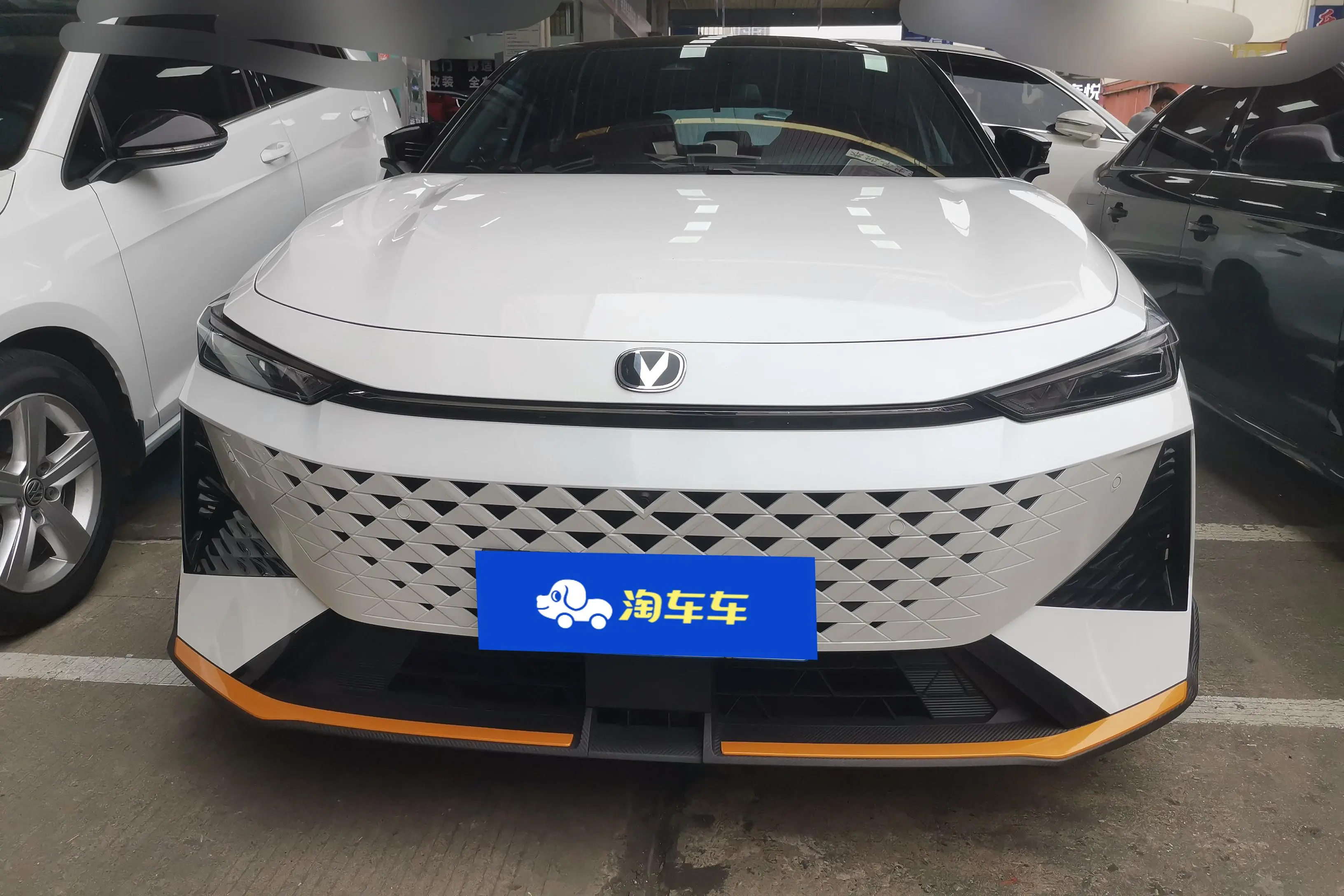 Changan UNI-V  из Китая