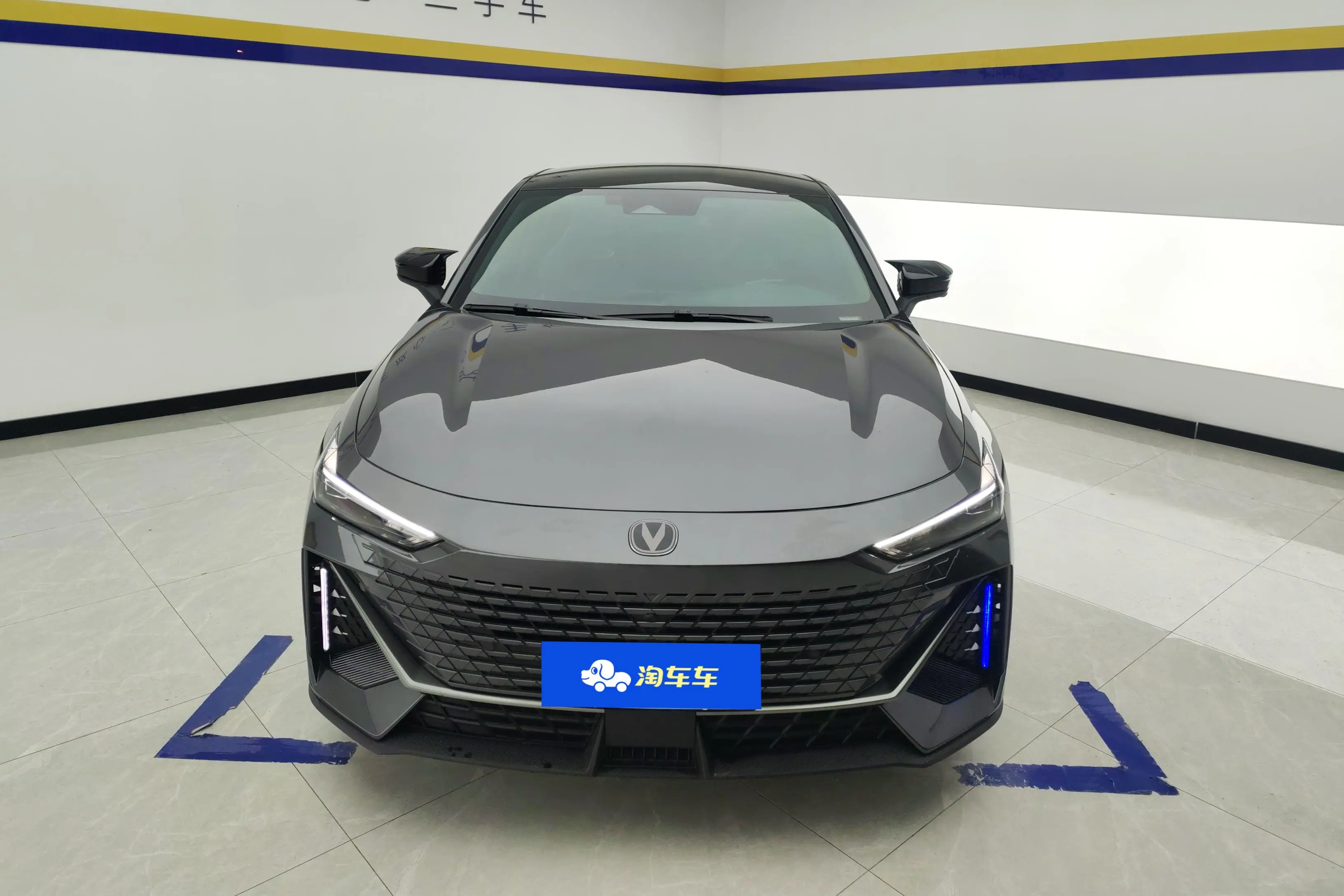 Changan UNI-V  из Китая