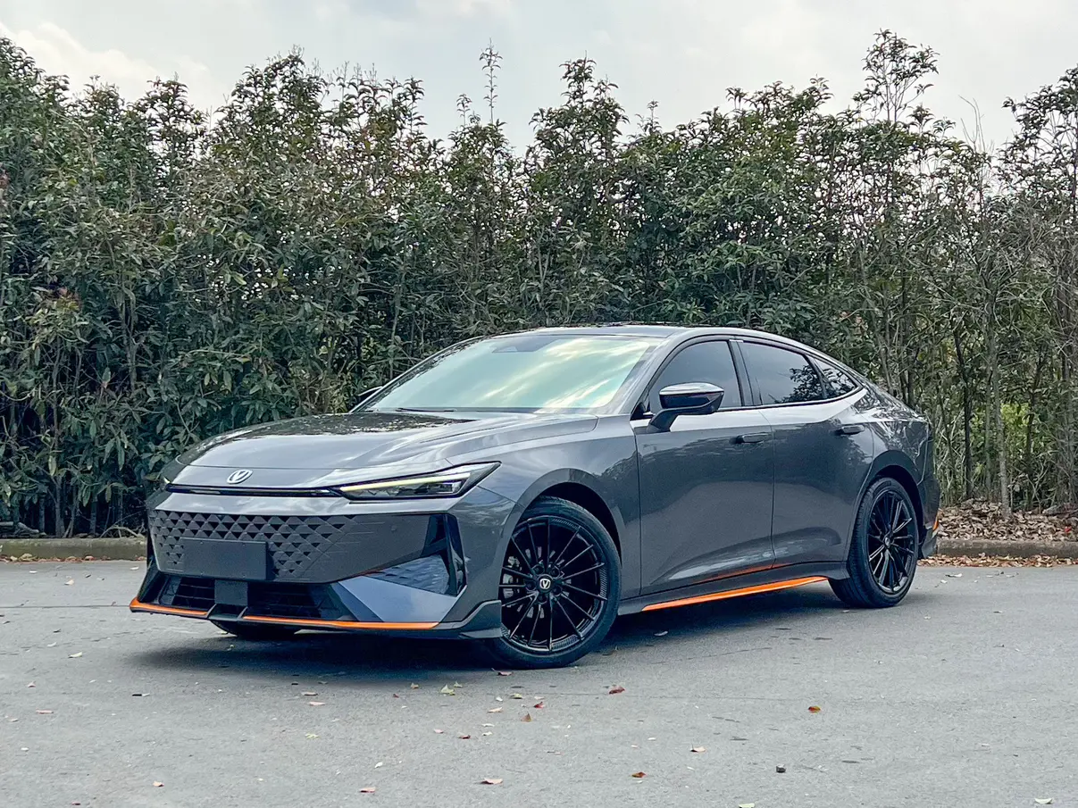 Changan UNI-V  из Китая