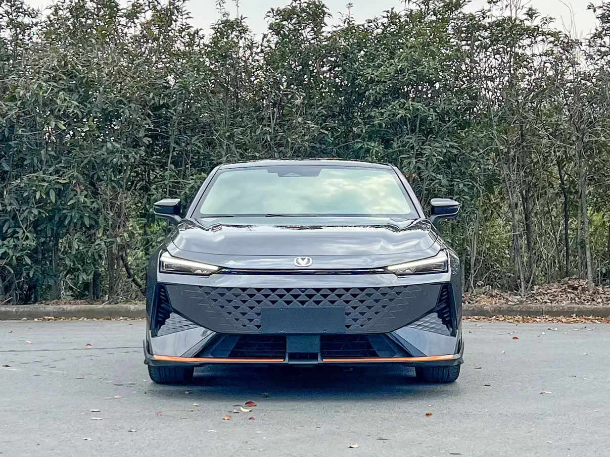 Changan UNI-V  из Китая