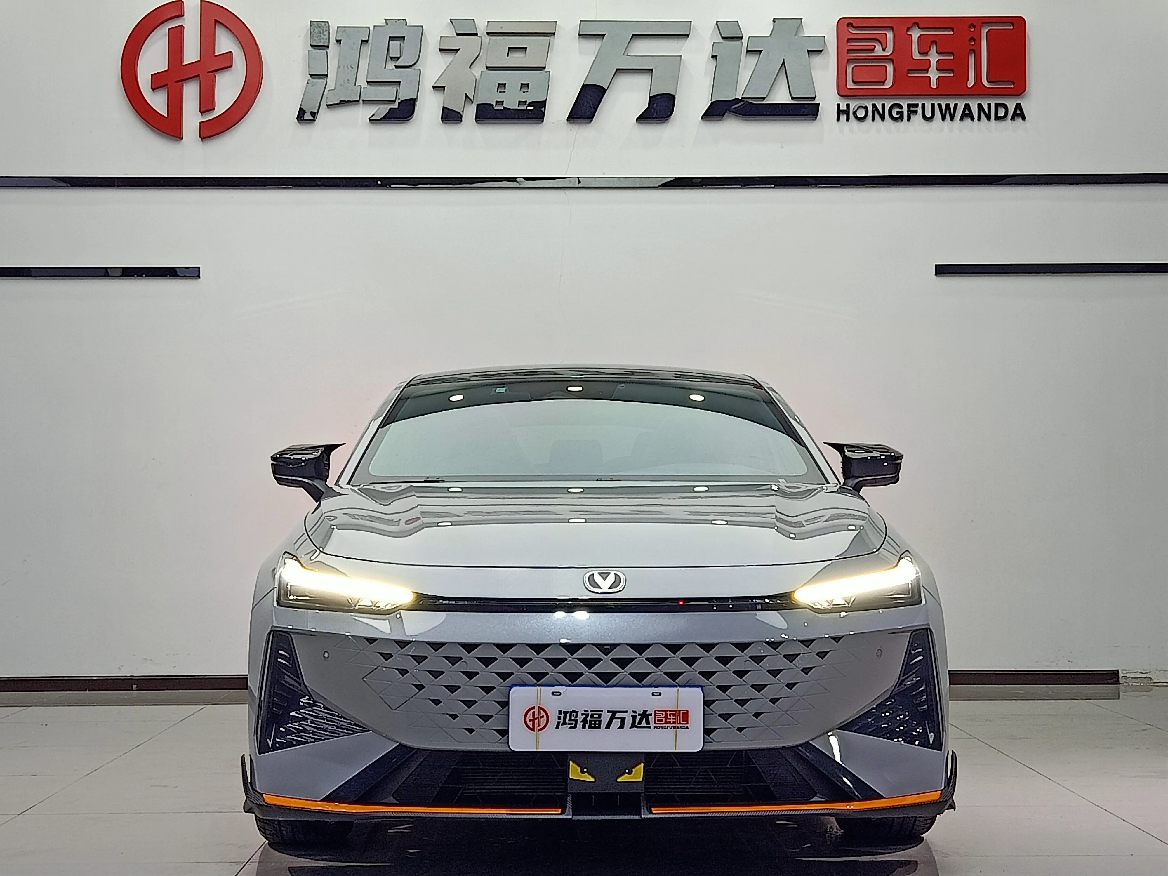 Changan UNI-V  из Китая