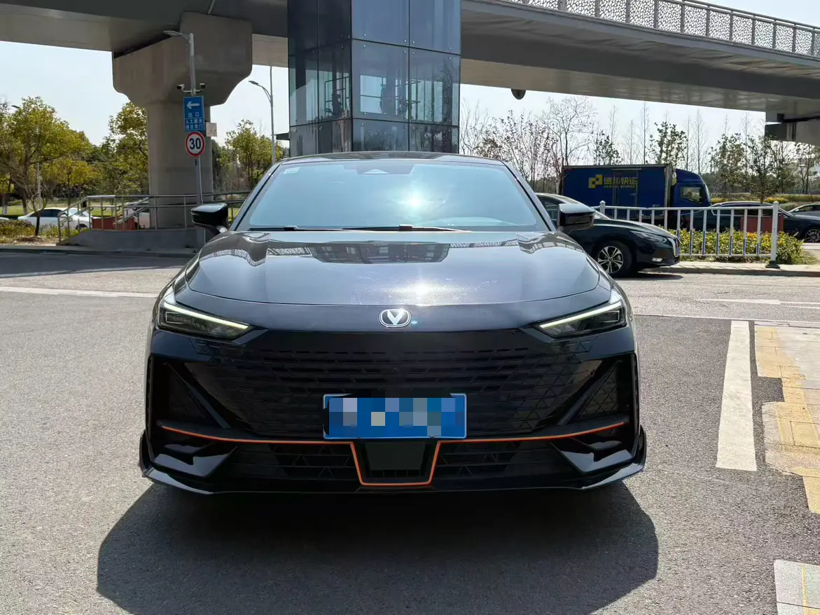 Changan UNI-V  из Китая