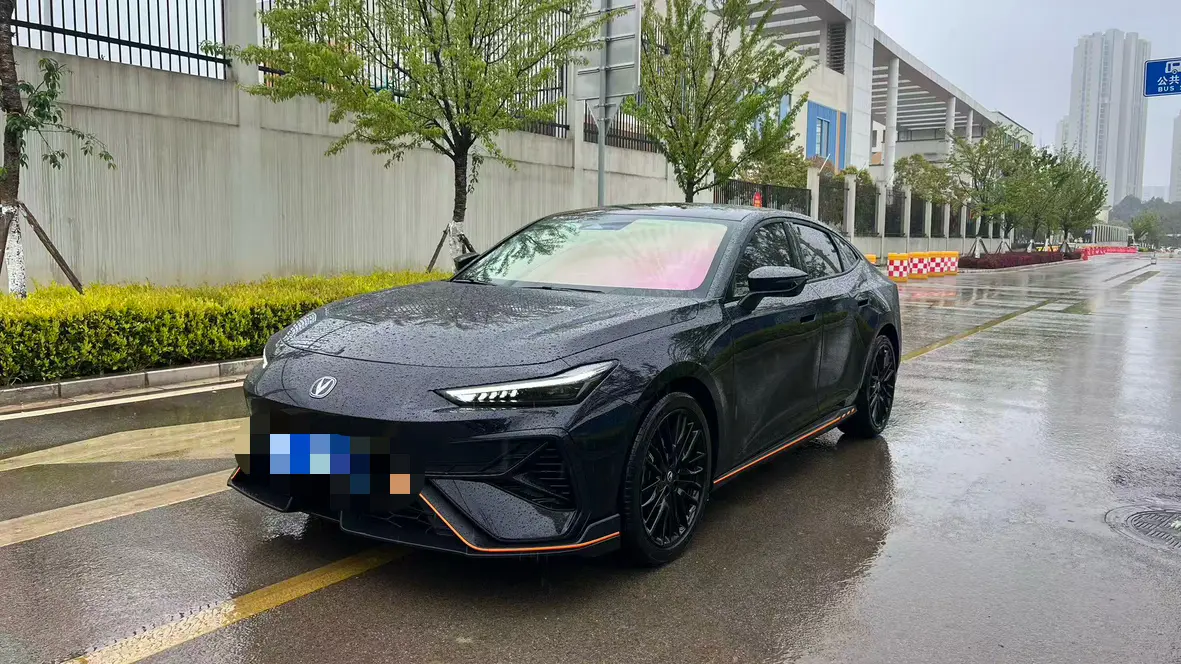 Changan UNI-V  из Китая