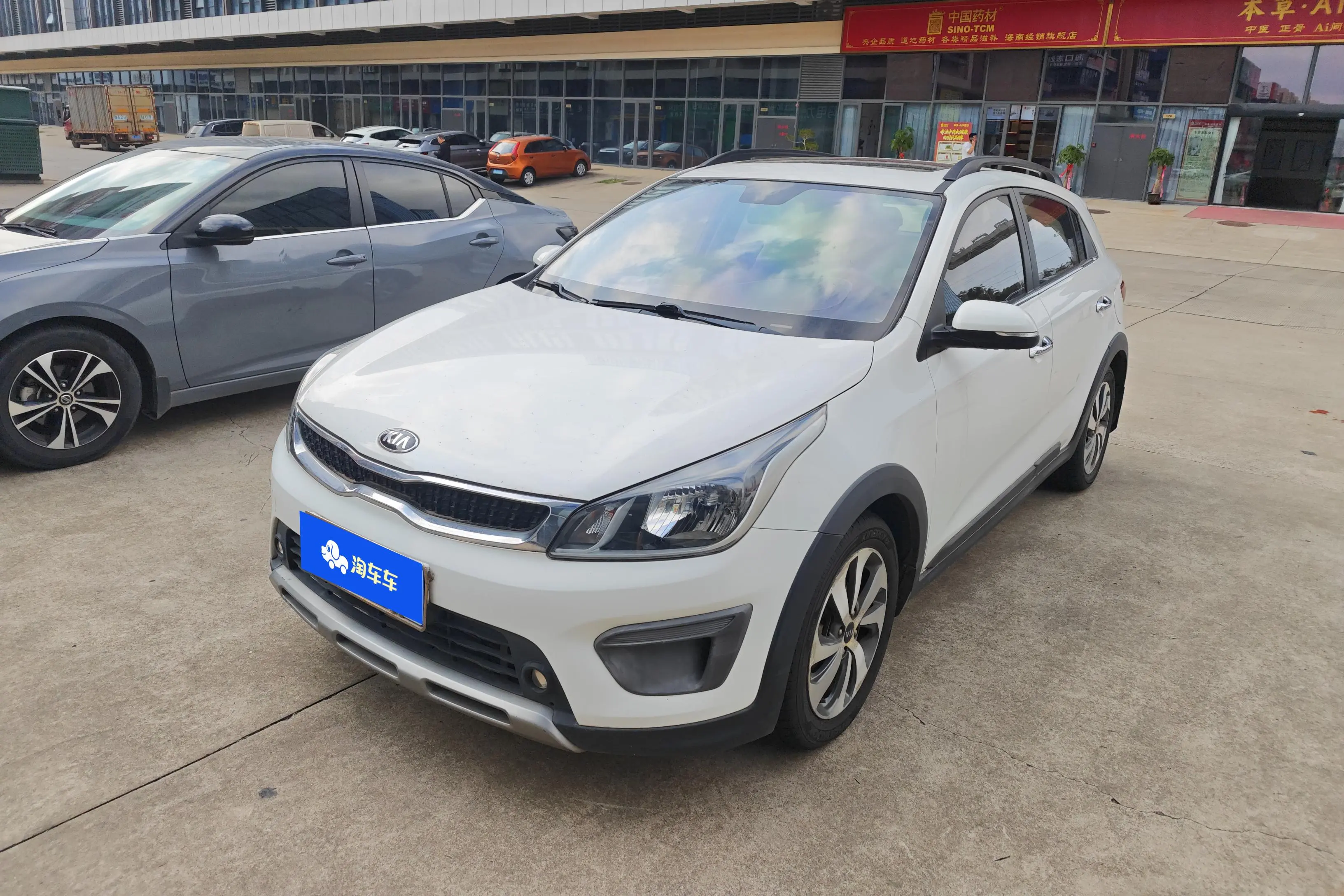 Kia KX CROSS  из Китая