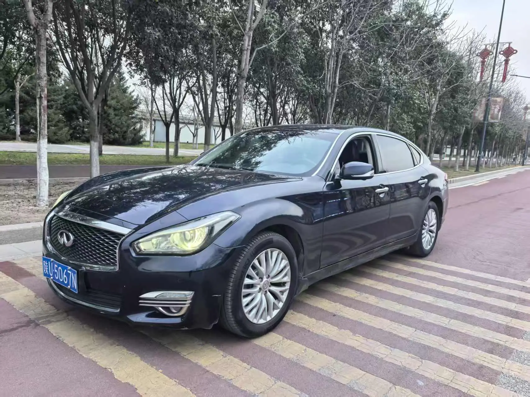 Infiniti Q70