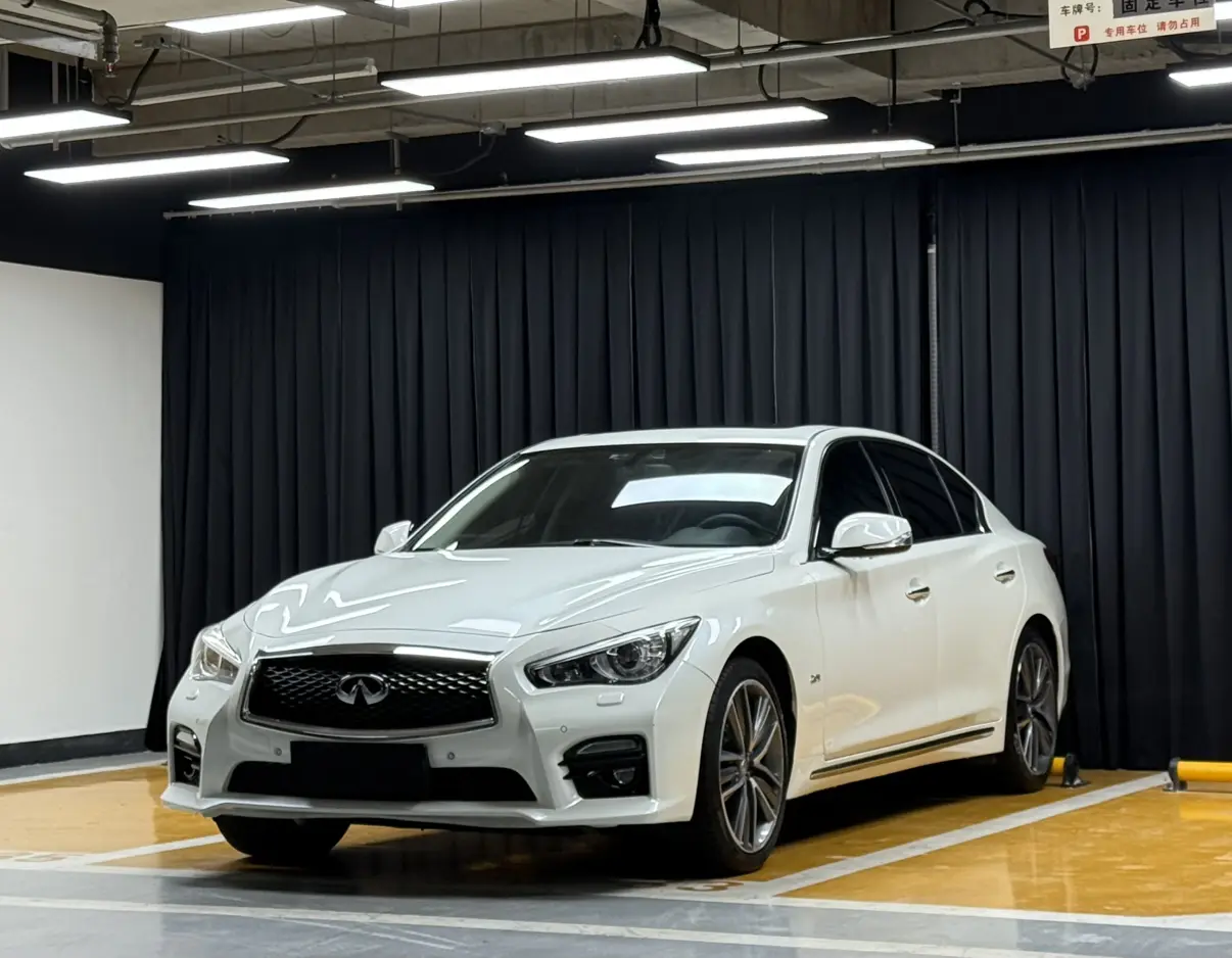 Infiniti Q50L