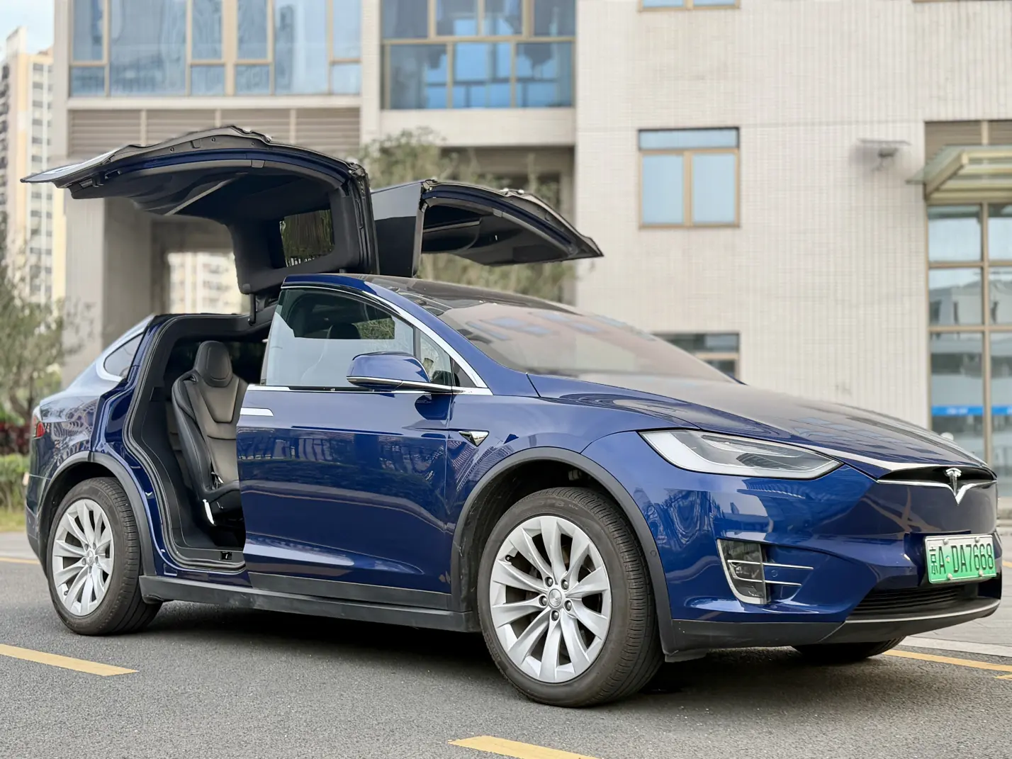Tesla Model X  из Китая