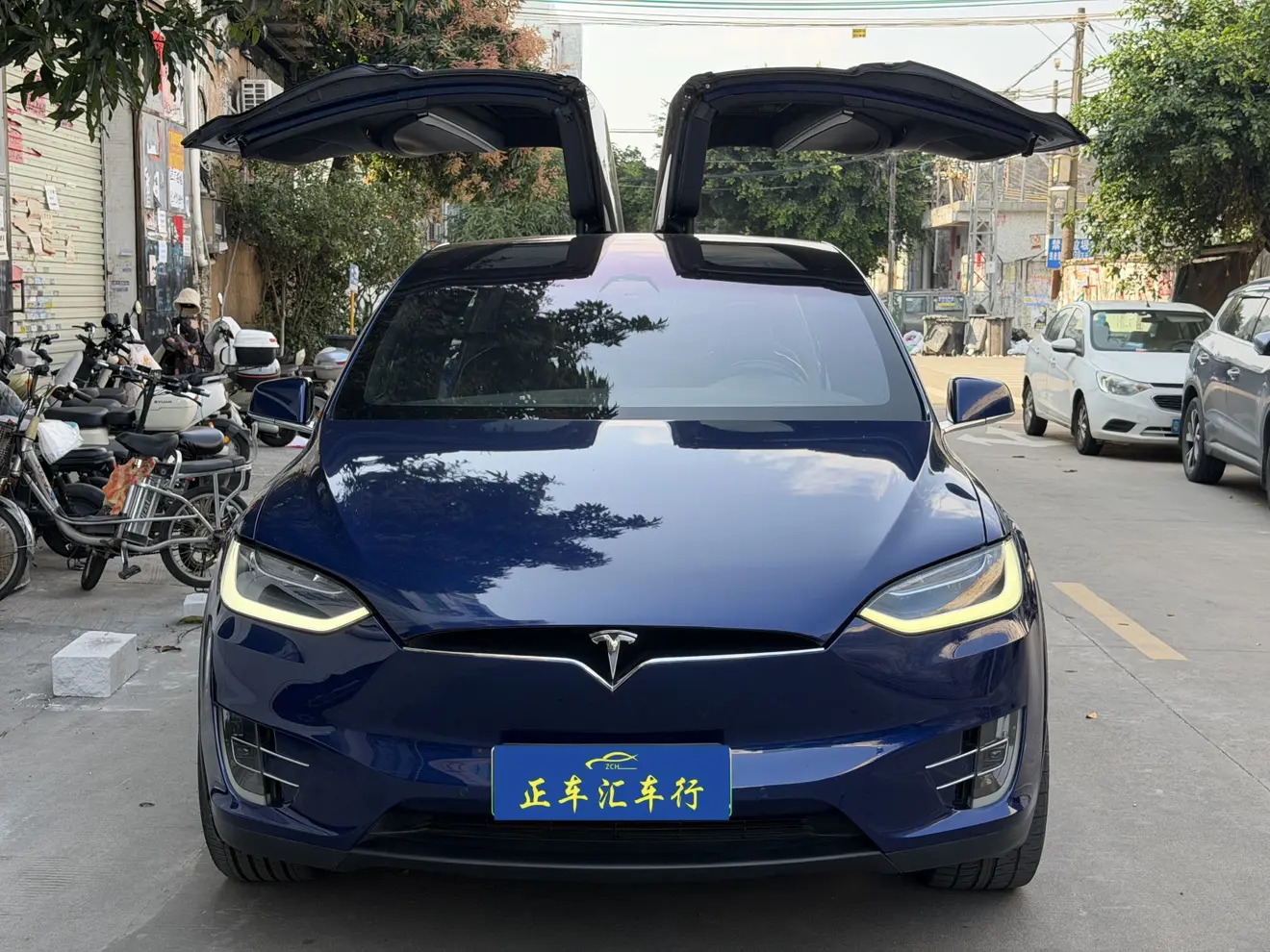 Tesla Model X  из Китая