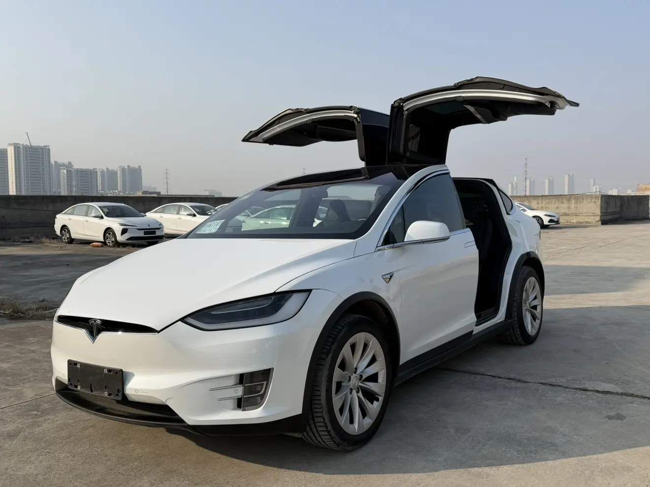 Tesla Model X  из Китая