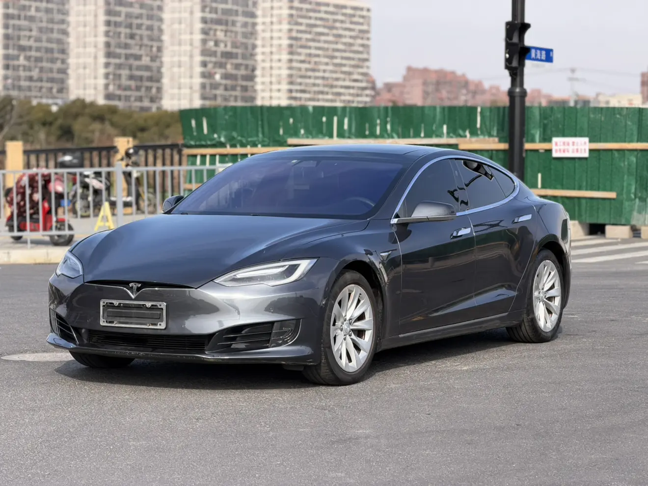 Tesla Model S  из Китая