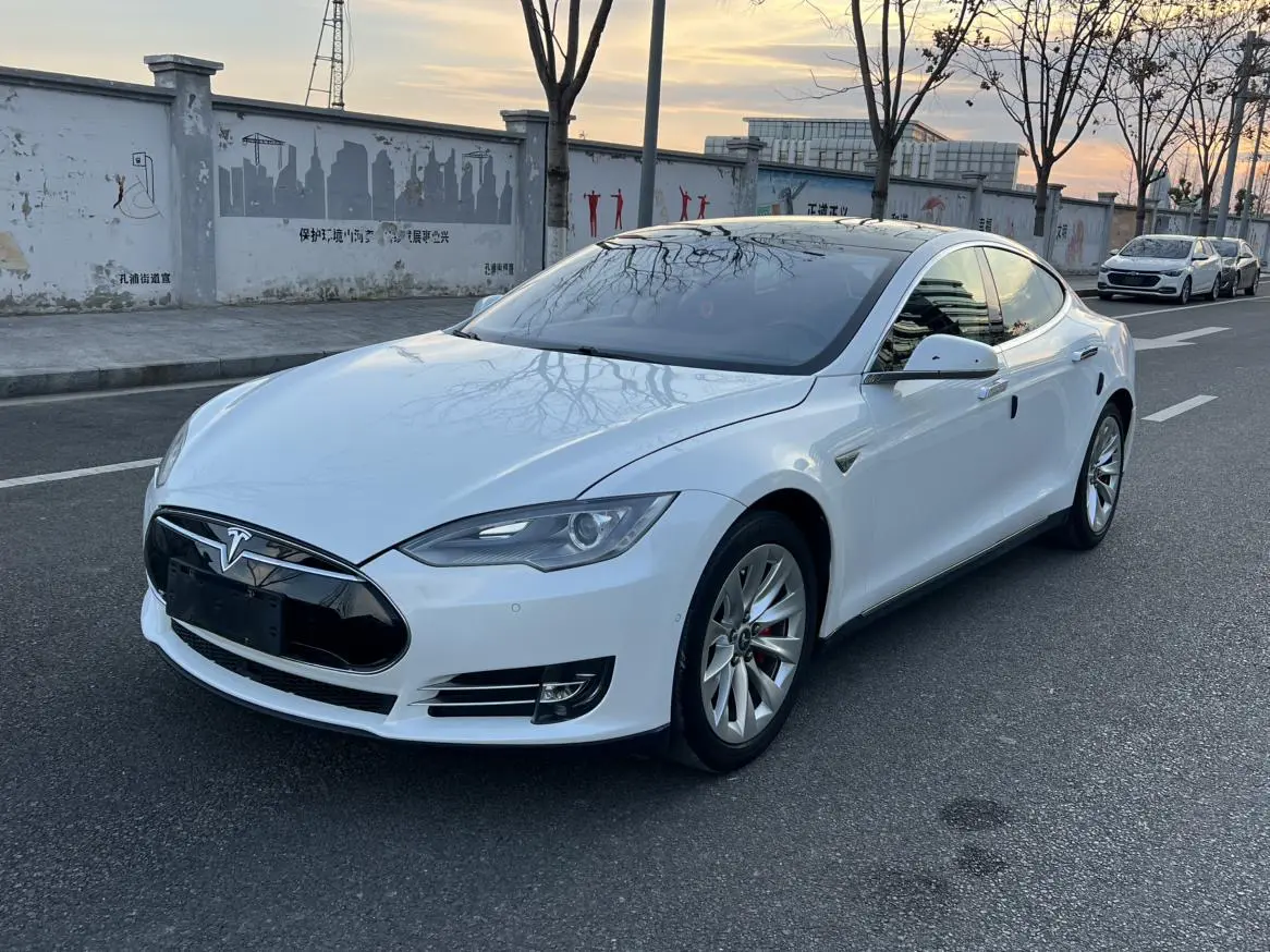 Tesla Model S  из Китая