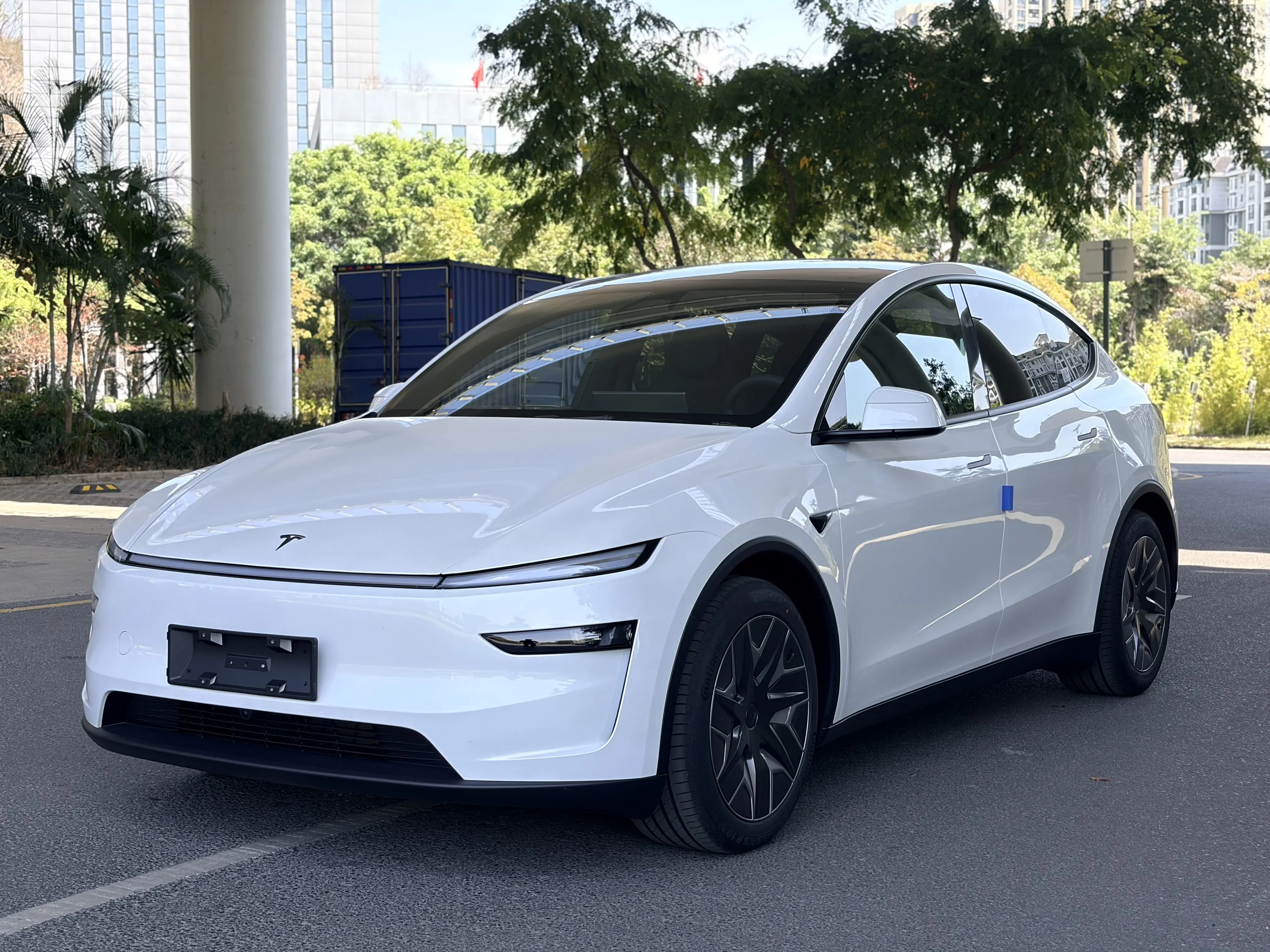 Tesla Model YL  из Китая