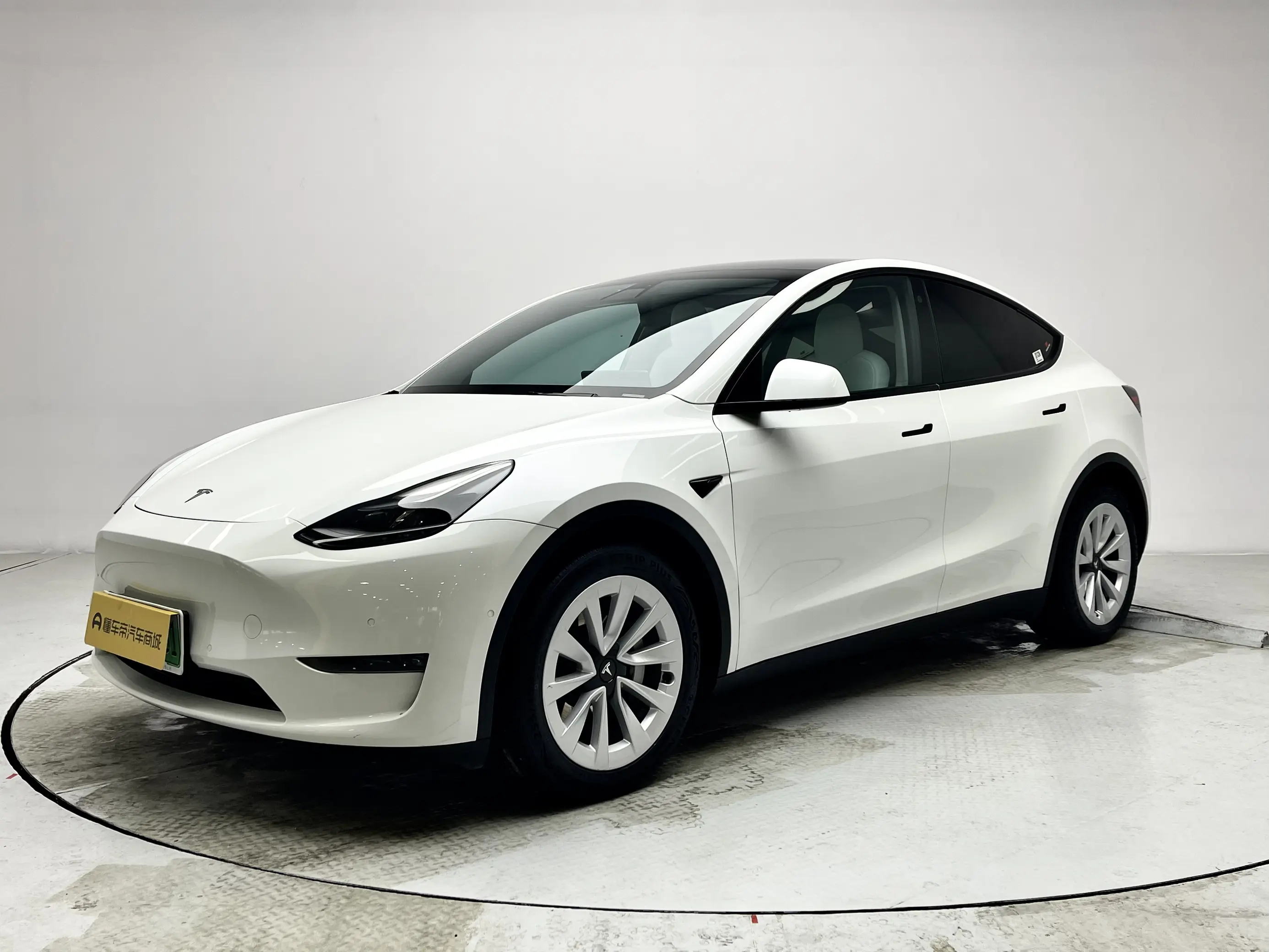 Tesla Model Y  из Китая