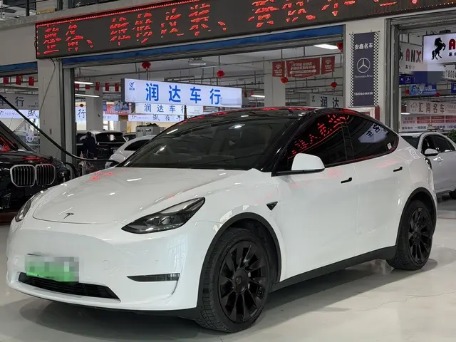 Tesla Model Y  из Китая