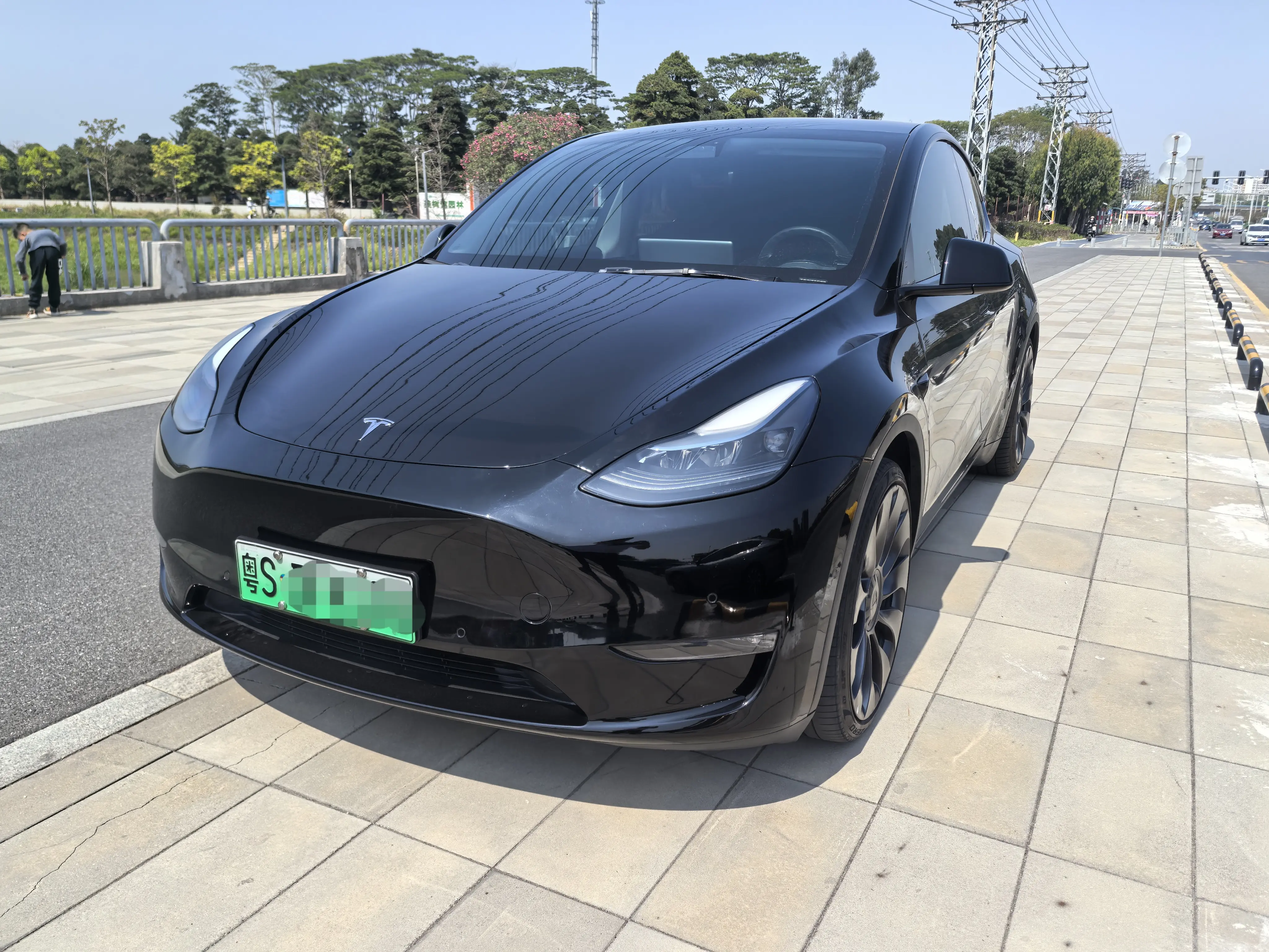 Tesla Model Y  из Китая