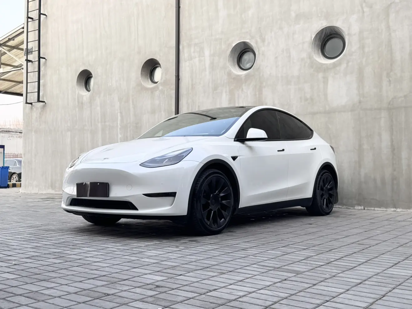 Tesla Model Y  из Китая