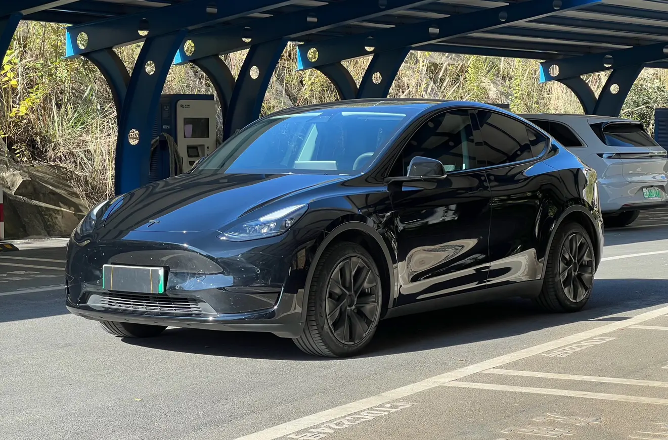 Tesla Model Y  из Китая