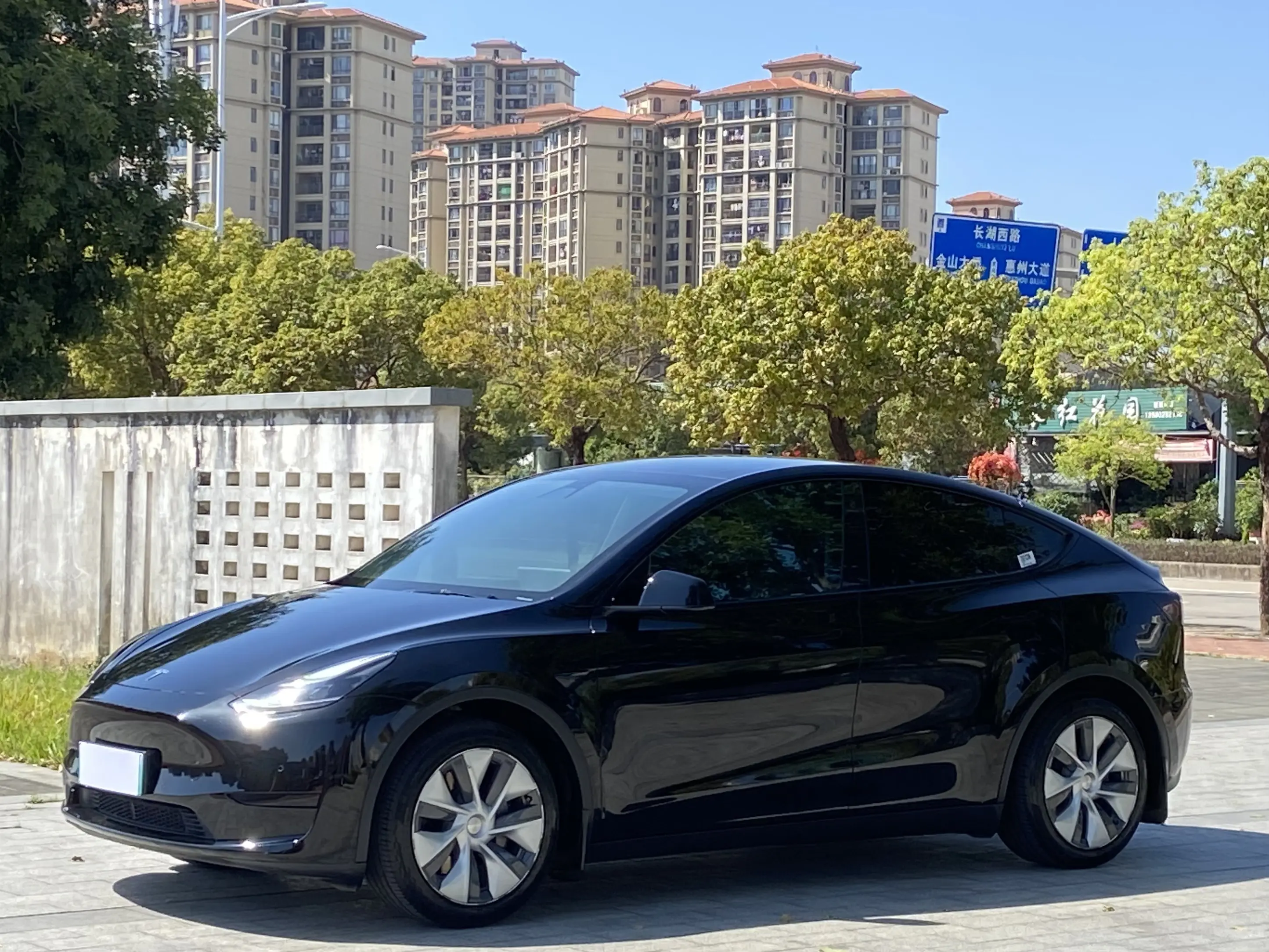 Tesla Model Y  из Китая