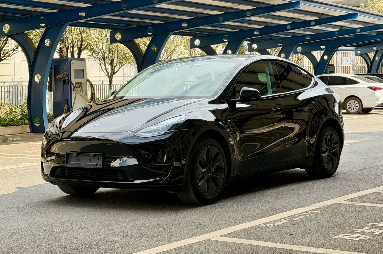 Tesla Model Y  из Китая