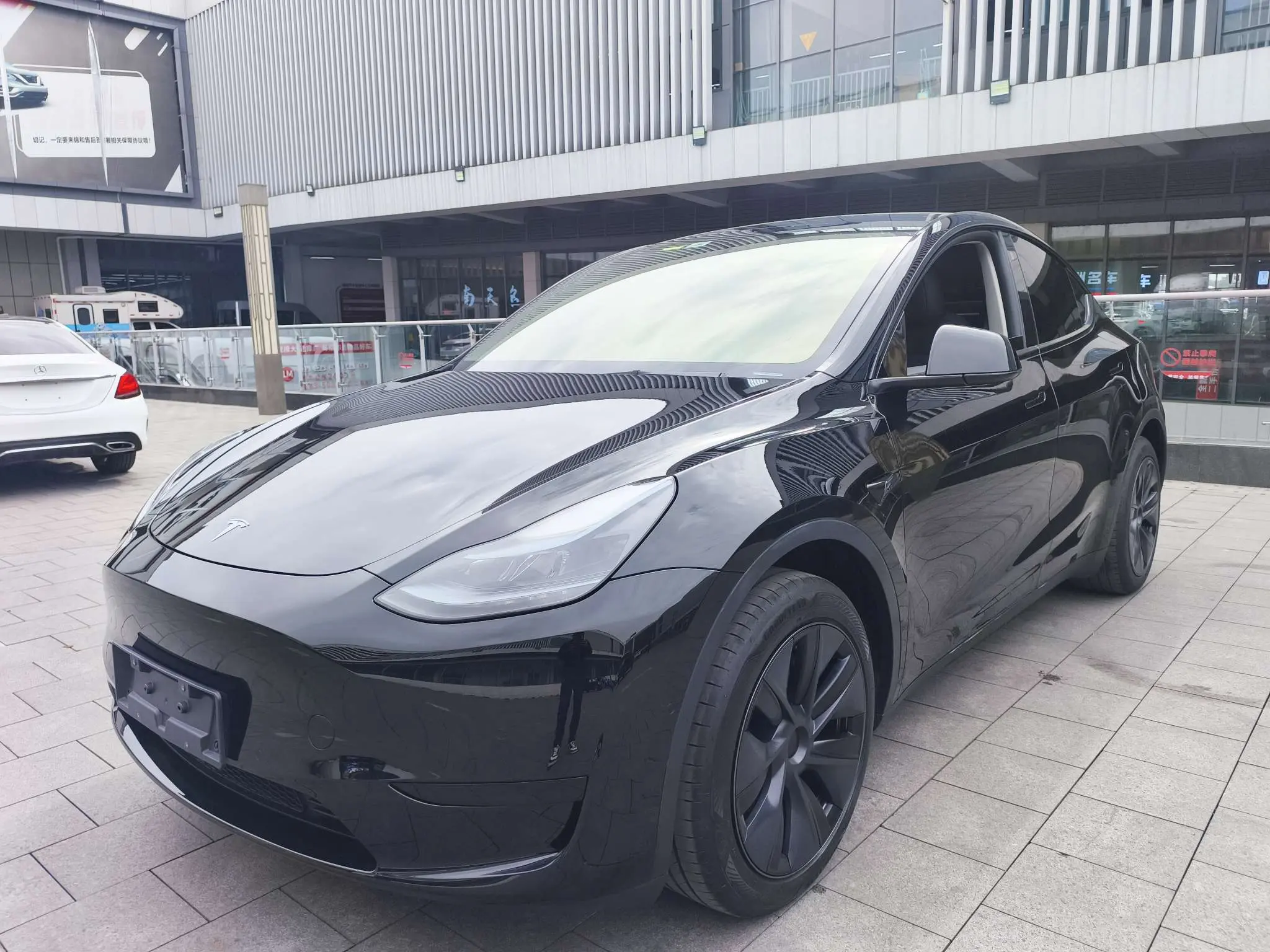 Tesla Model Y  из Китая