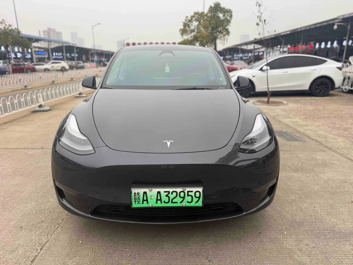 Tesla Model Y  из Китая