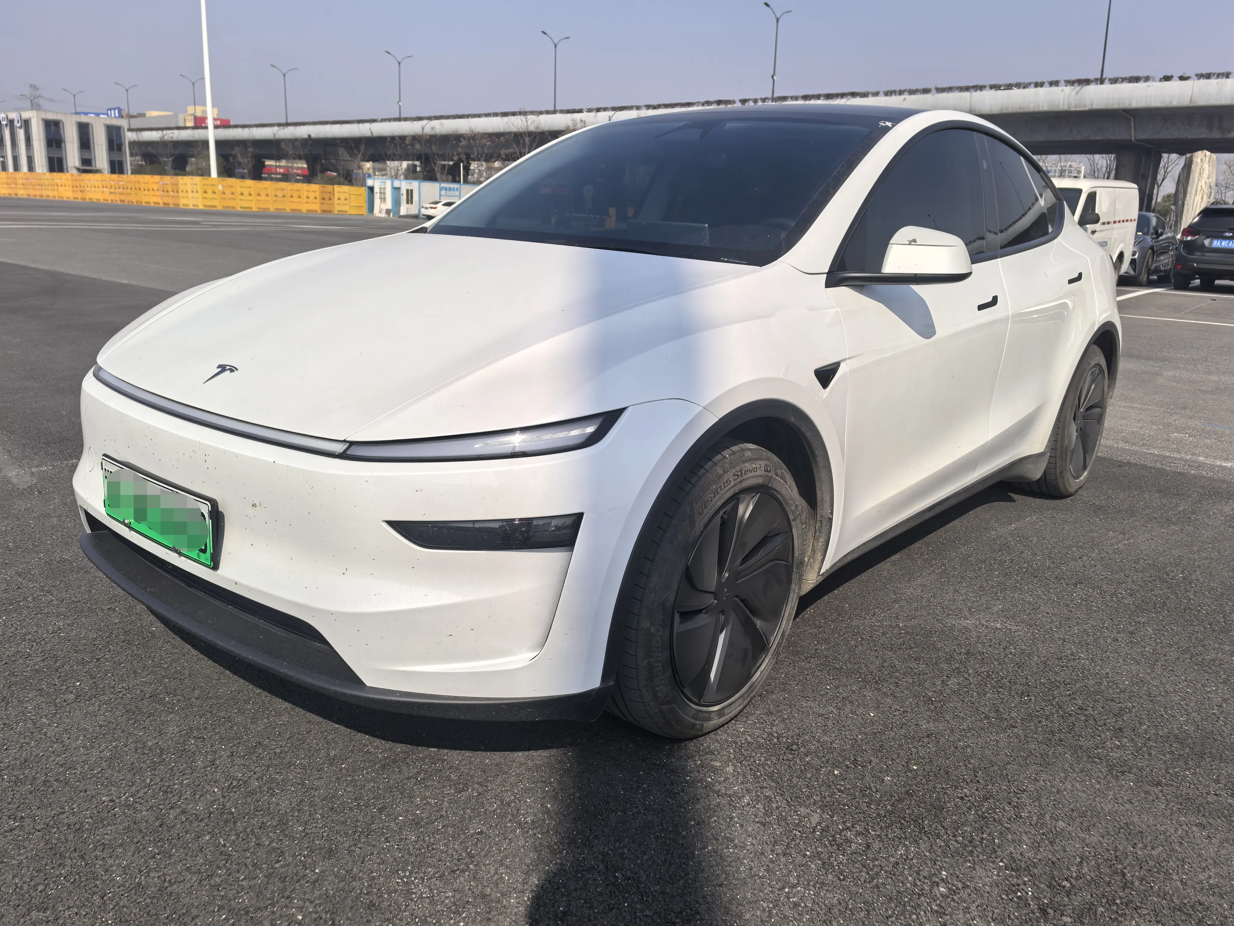 Tesla Model Y  из Китая