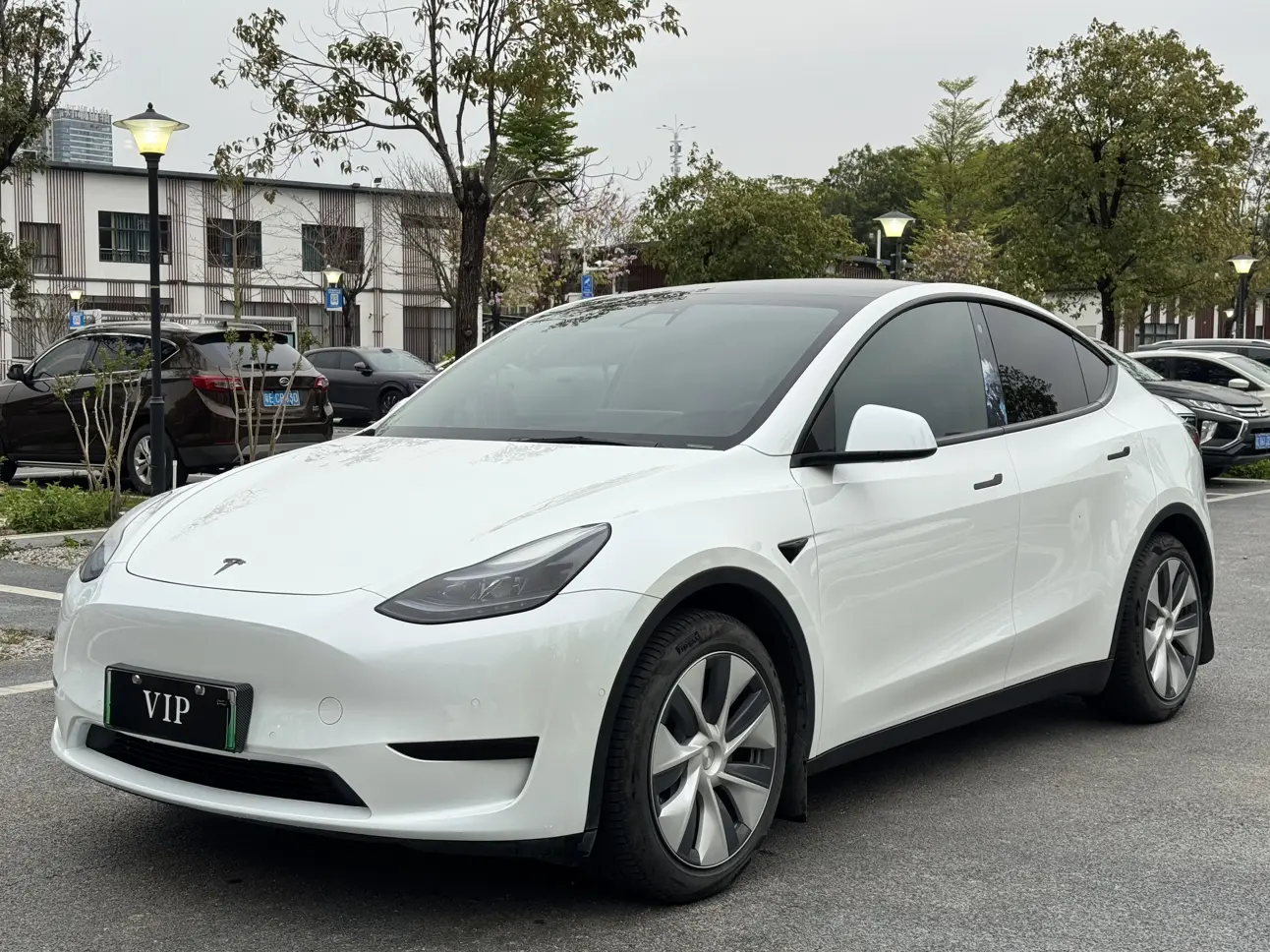Tesla Model Y  из Китая