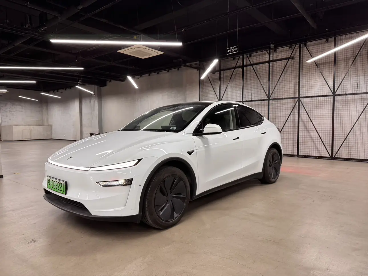 Tesla Model Y  из Китая